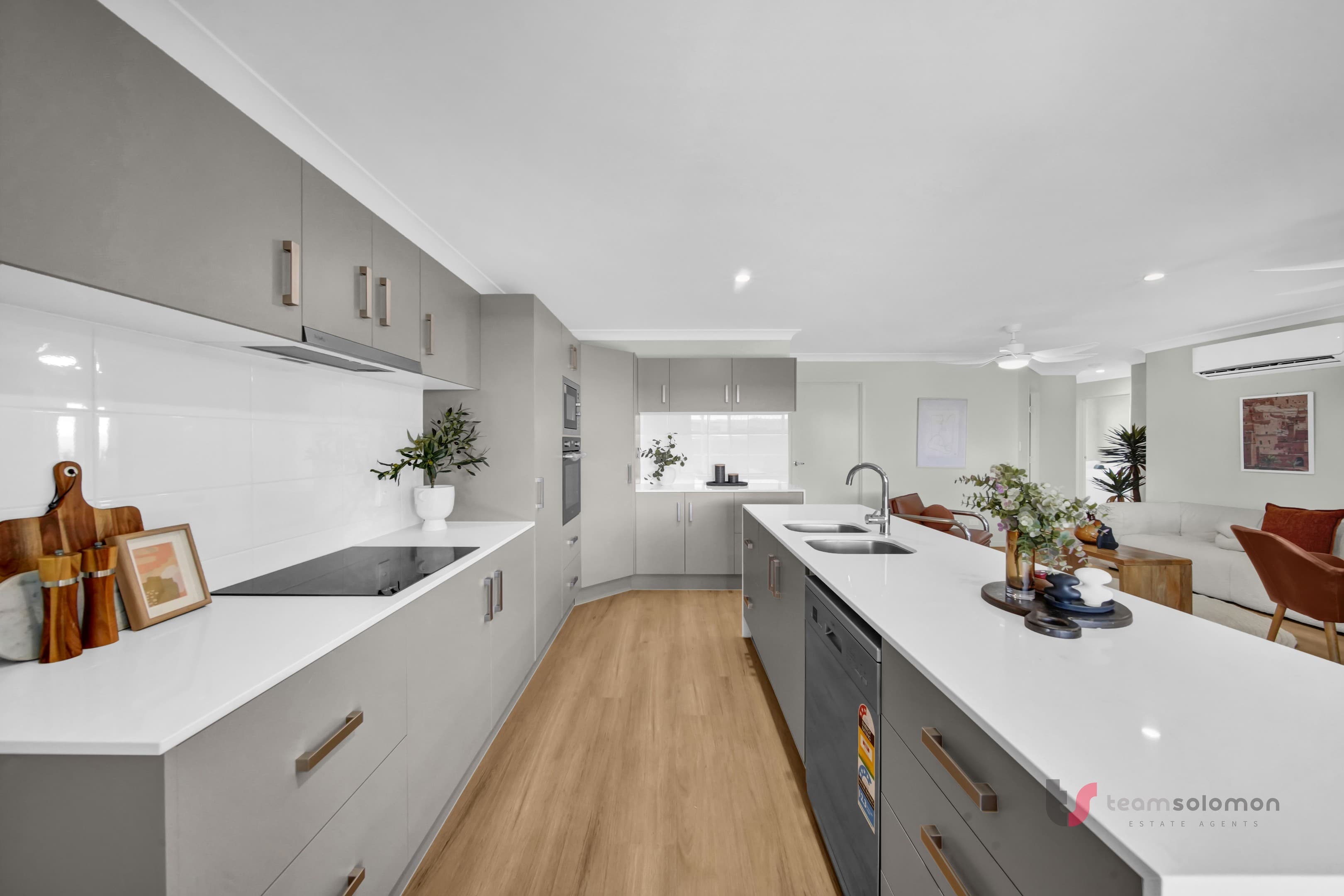 4 Anita Street, Redland Bay - Image 1