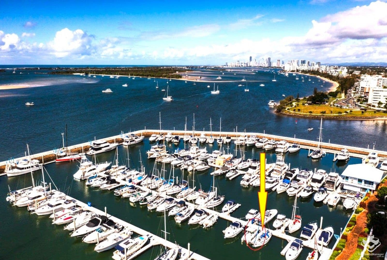 17/17 Bayview Street, Runaway Bay - Image 1