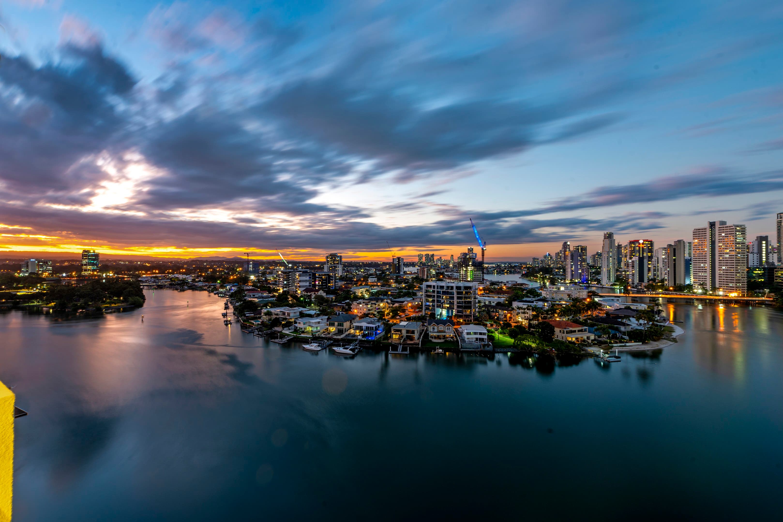 152/30 Watson Esplanade, Surfers Paradise - Image 1