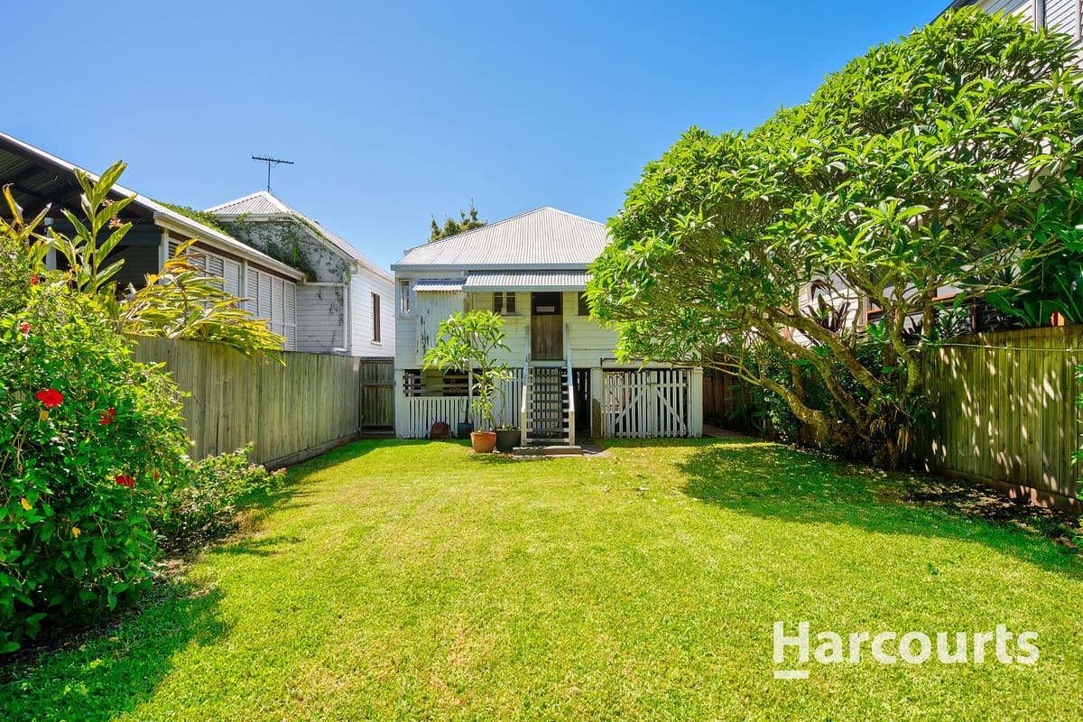 14 First Avenue, Sandgate — photo 1 of 5