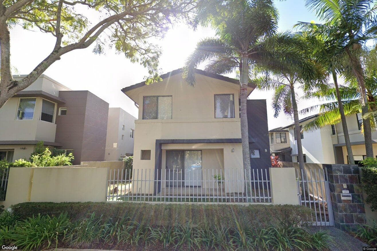 6105 The Lakes Drive, Hope Island, Hope Island — photo 1 of 5