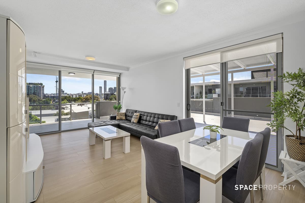 20602/11 Beesley Street, West End, West End — photo 1 of 5