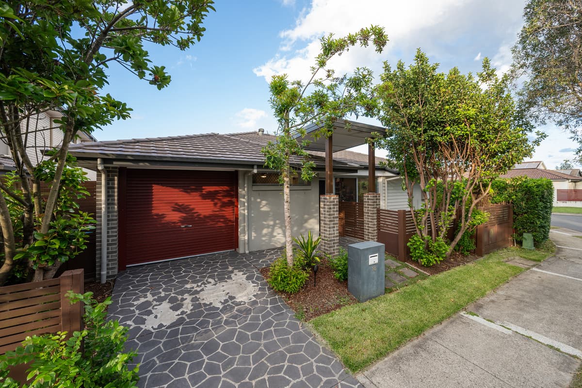 18 Diamantina Crescent, Fitzgibbon, Fitzgibbon — photo 1 of 5