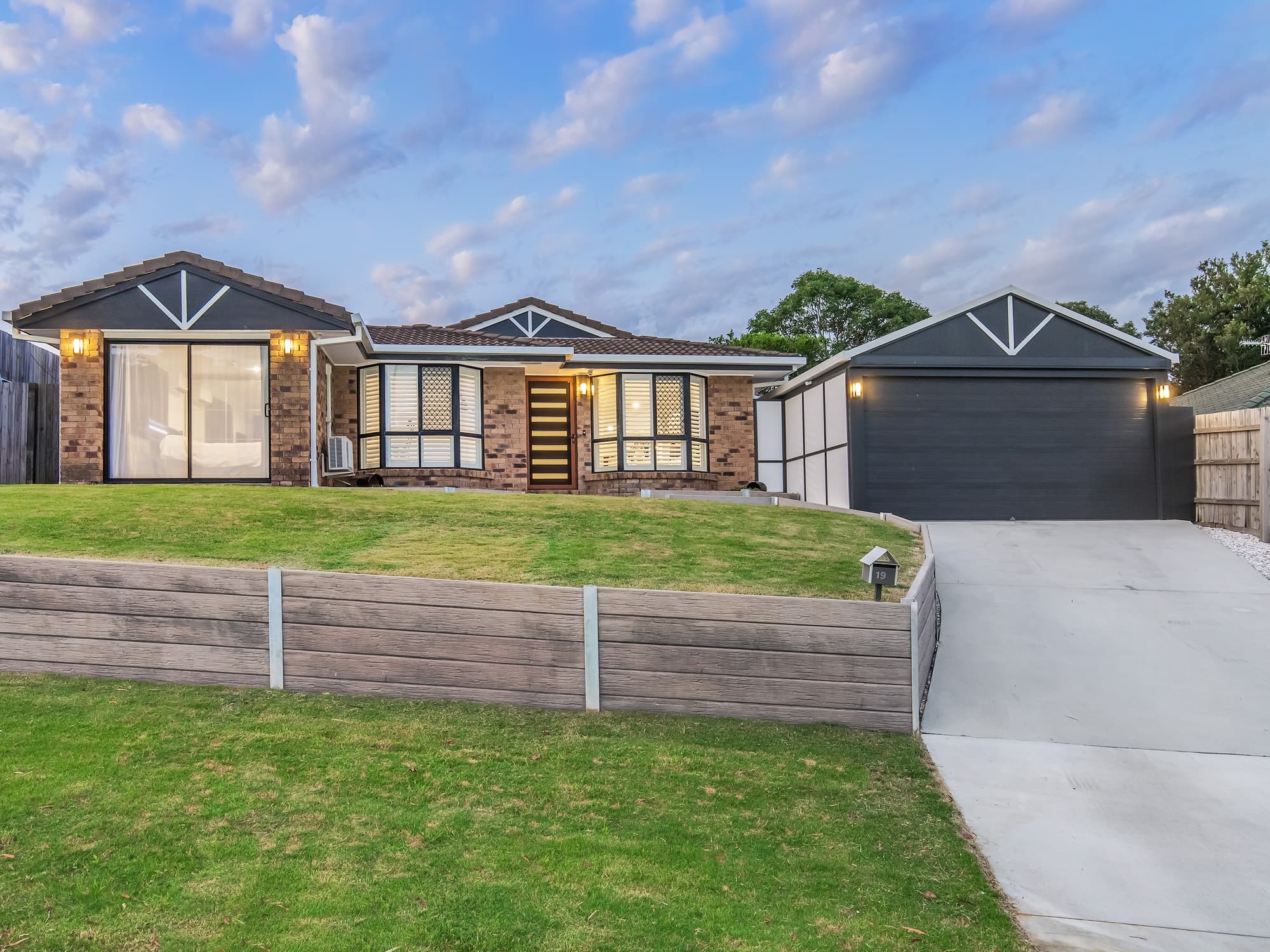 19 Langfield Crescent, Ormeau Hills — photo 1 of 5