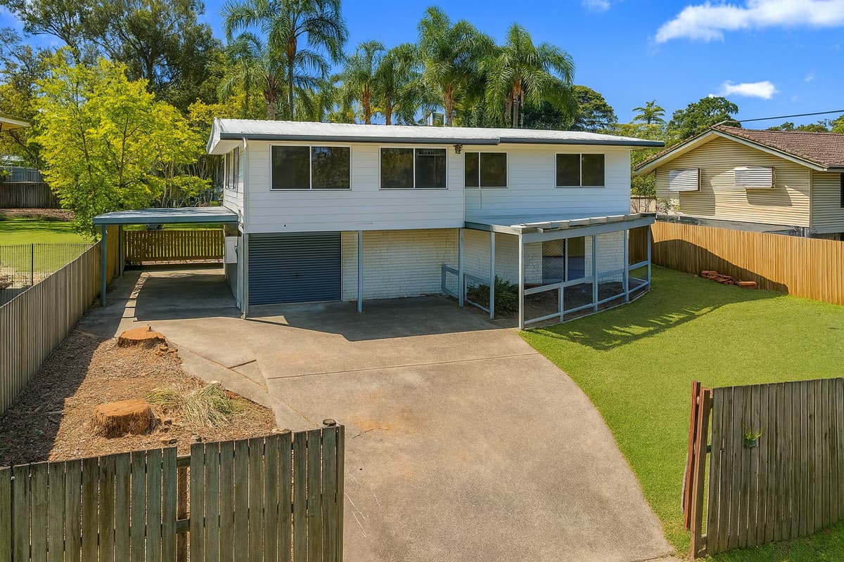114 Jacaranda Avenue, Logan Central — photo 1 of 5
