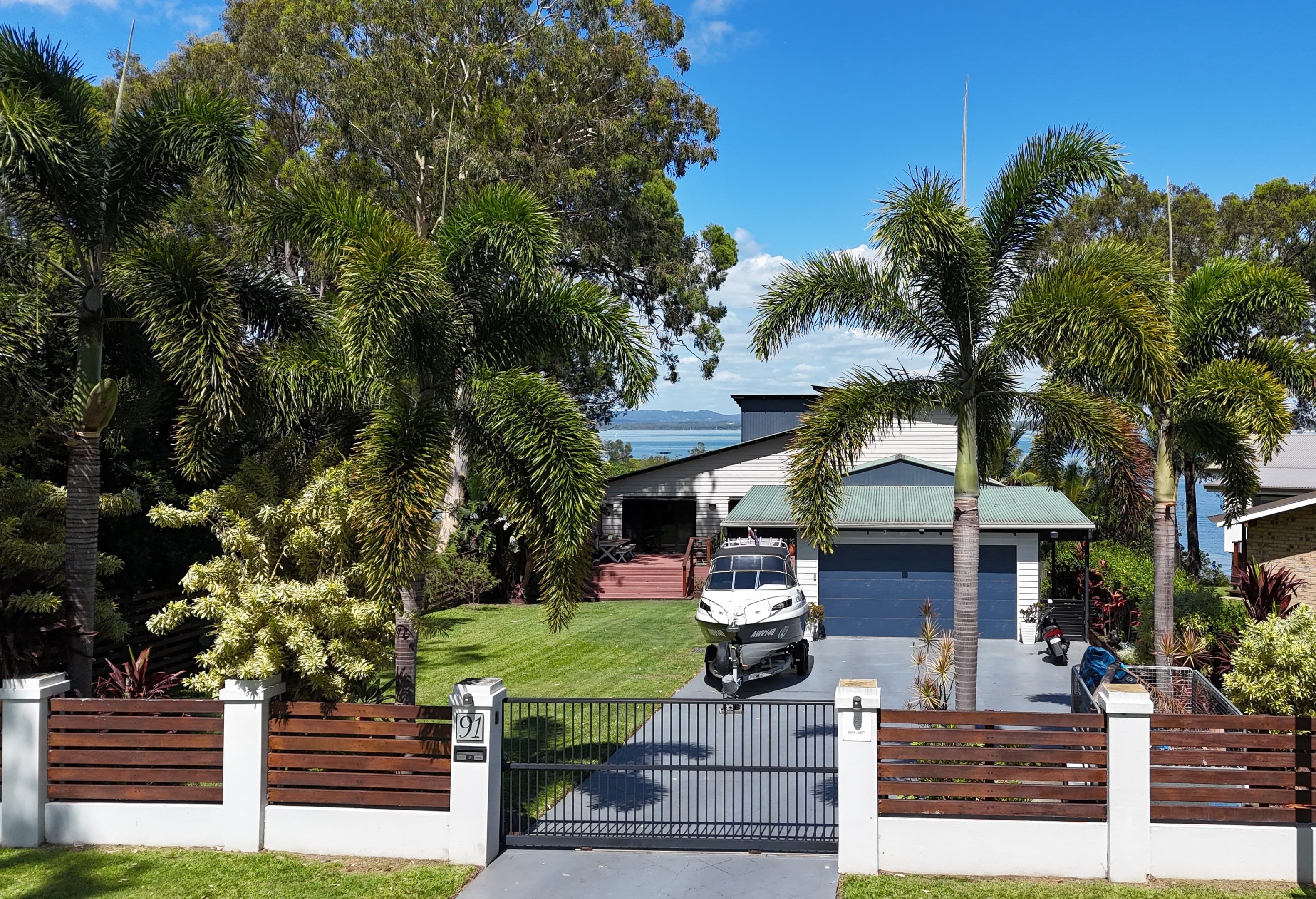 91 Coondooroopa Drive, Macleay Island - Image 1