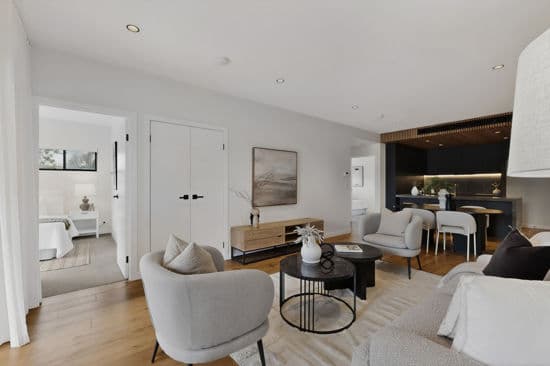 306 25 Bank Street, West End, West End — photo 1 of 5