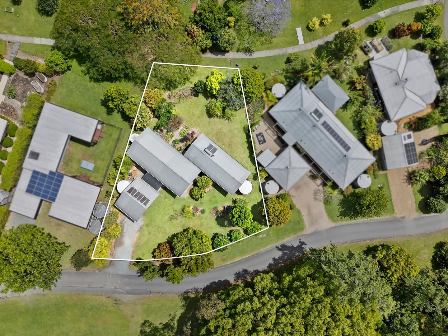 8 Creek Way, Currumbin Valley - Image 1