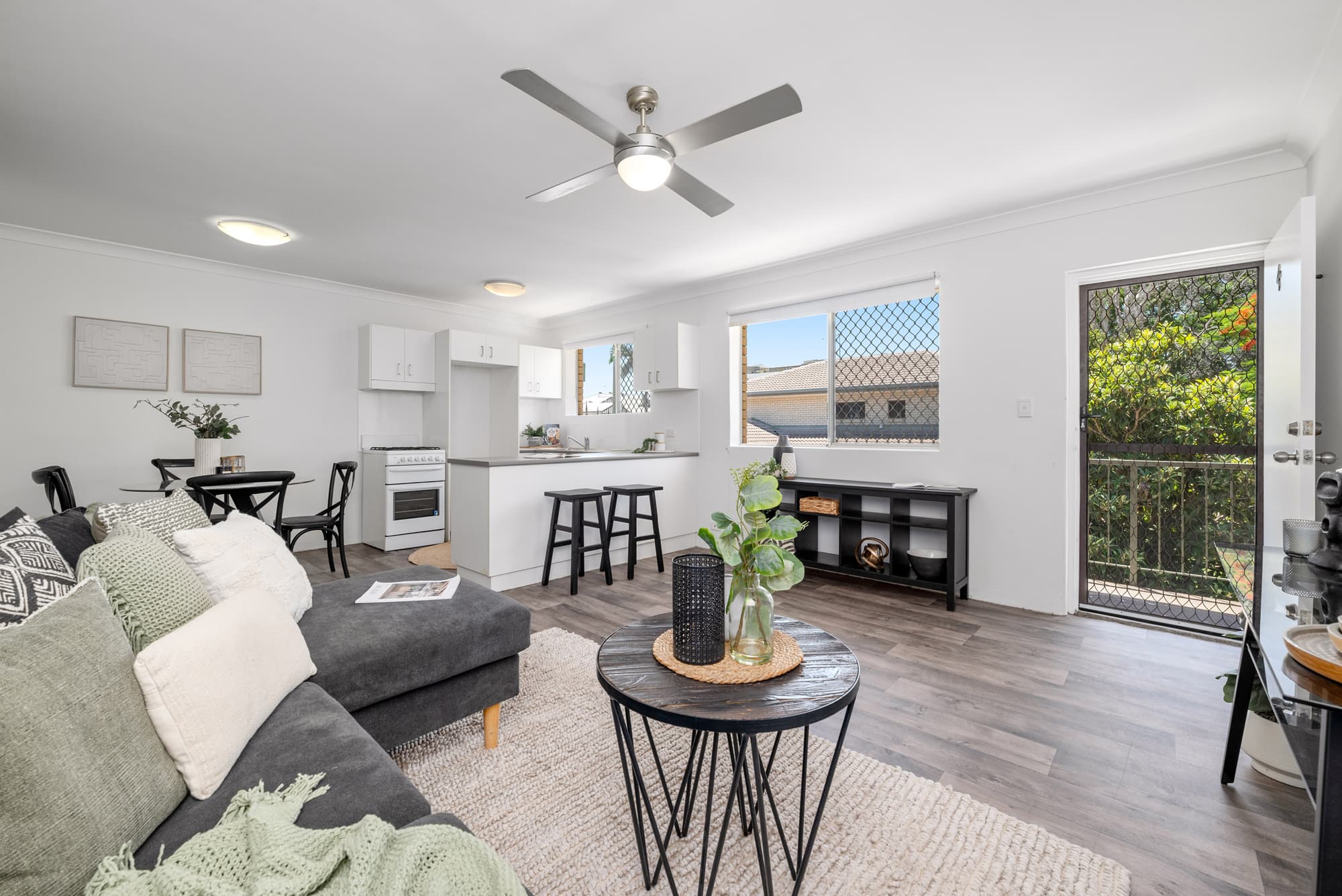 4/22 Wellington Street, Coorparoo, Coorparoo — photo 1 of 5