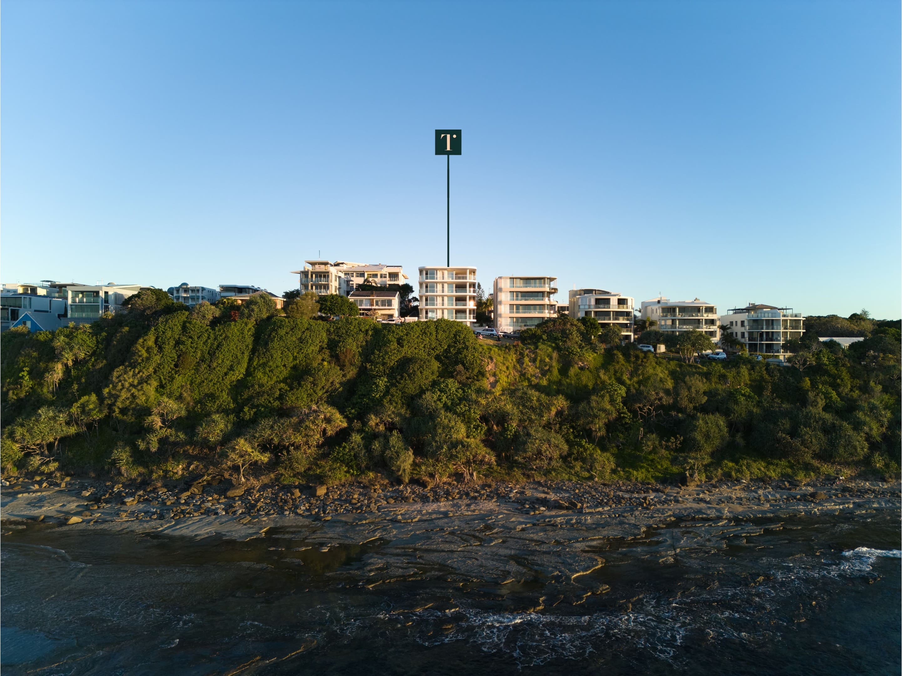 1/20 Queen of Colonies Parade, Moffat Beach - Image 1