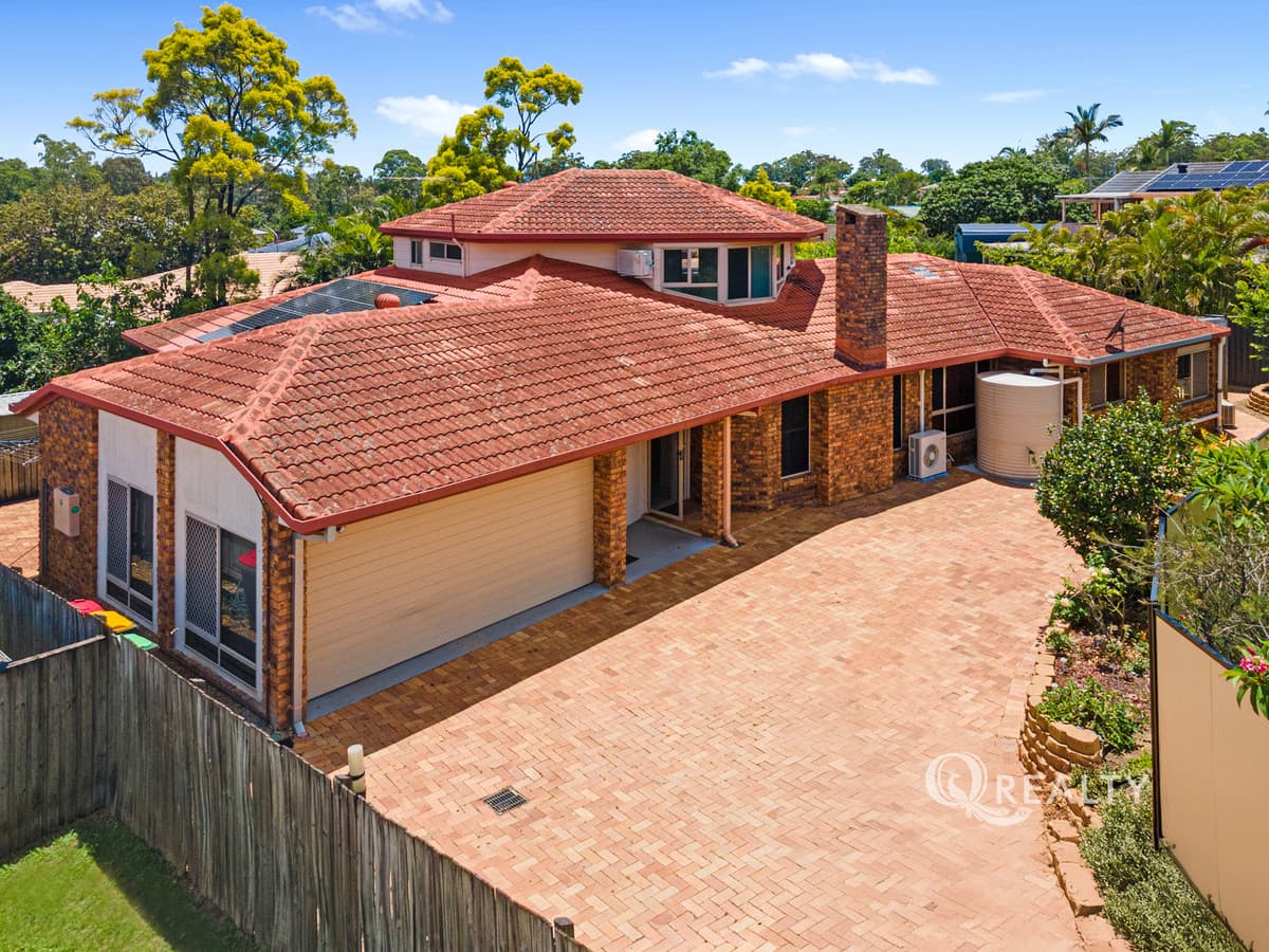 6 Lindstrom Court, Runcorn, Runcorn — photo 1 of 5