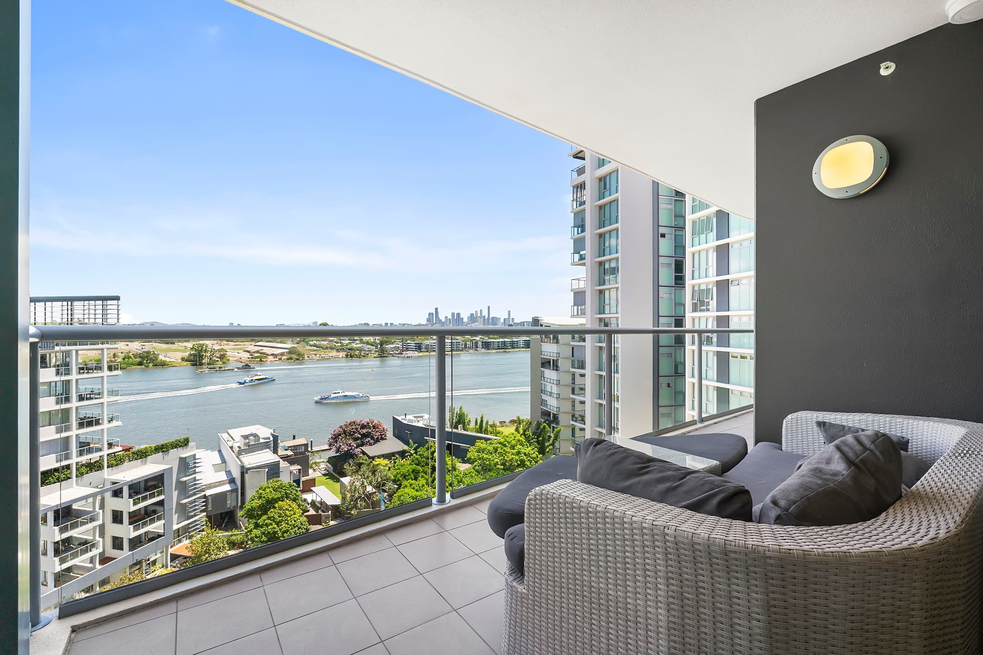 21109/8 Hercules Street, Hamilton, Hamilton — photo 1 of 5