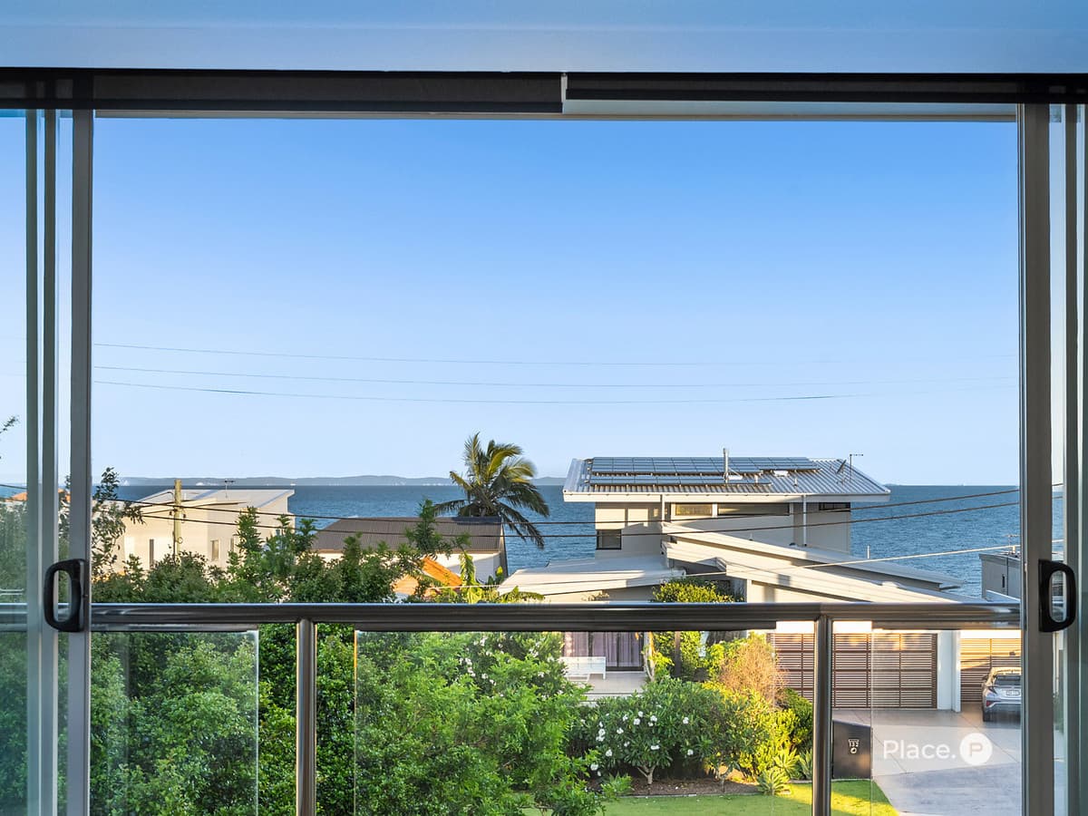 4/2 Queen Street, Scarborough — photo 1 of 5