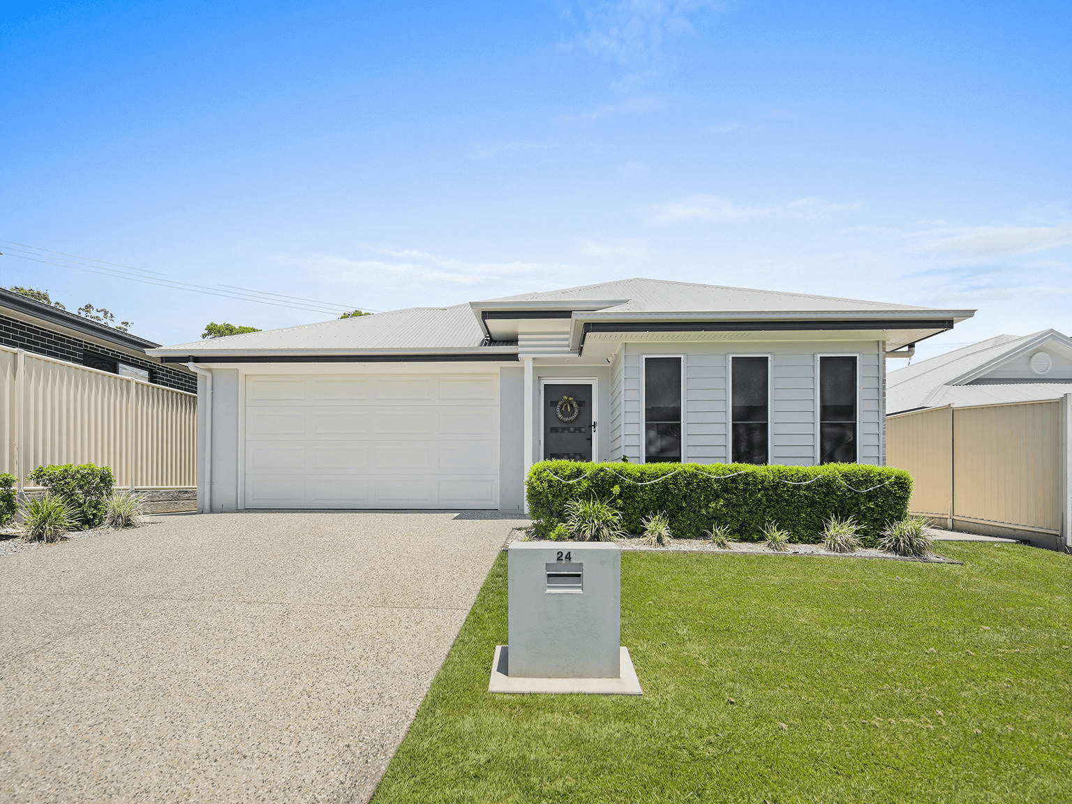 24 Mervyn Crescent, Redland Bay, Redland Bay — photo 1 of 5