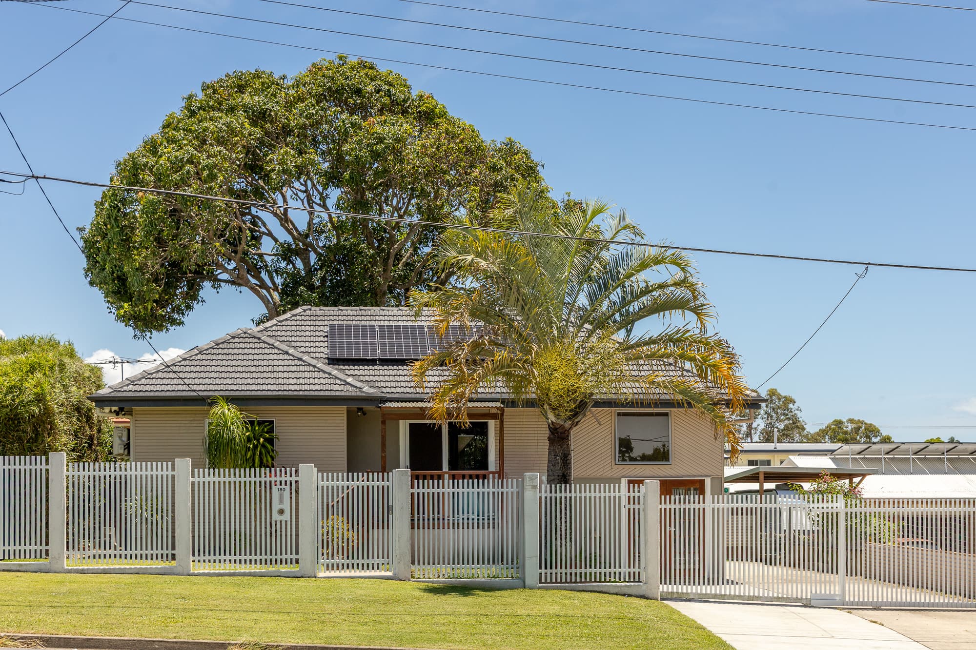 180 Duffield Road, Clontarf, Clontarf — photo 1 of 5