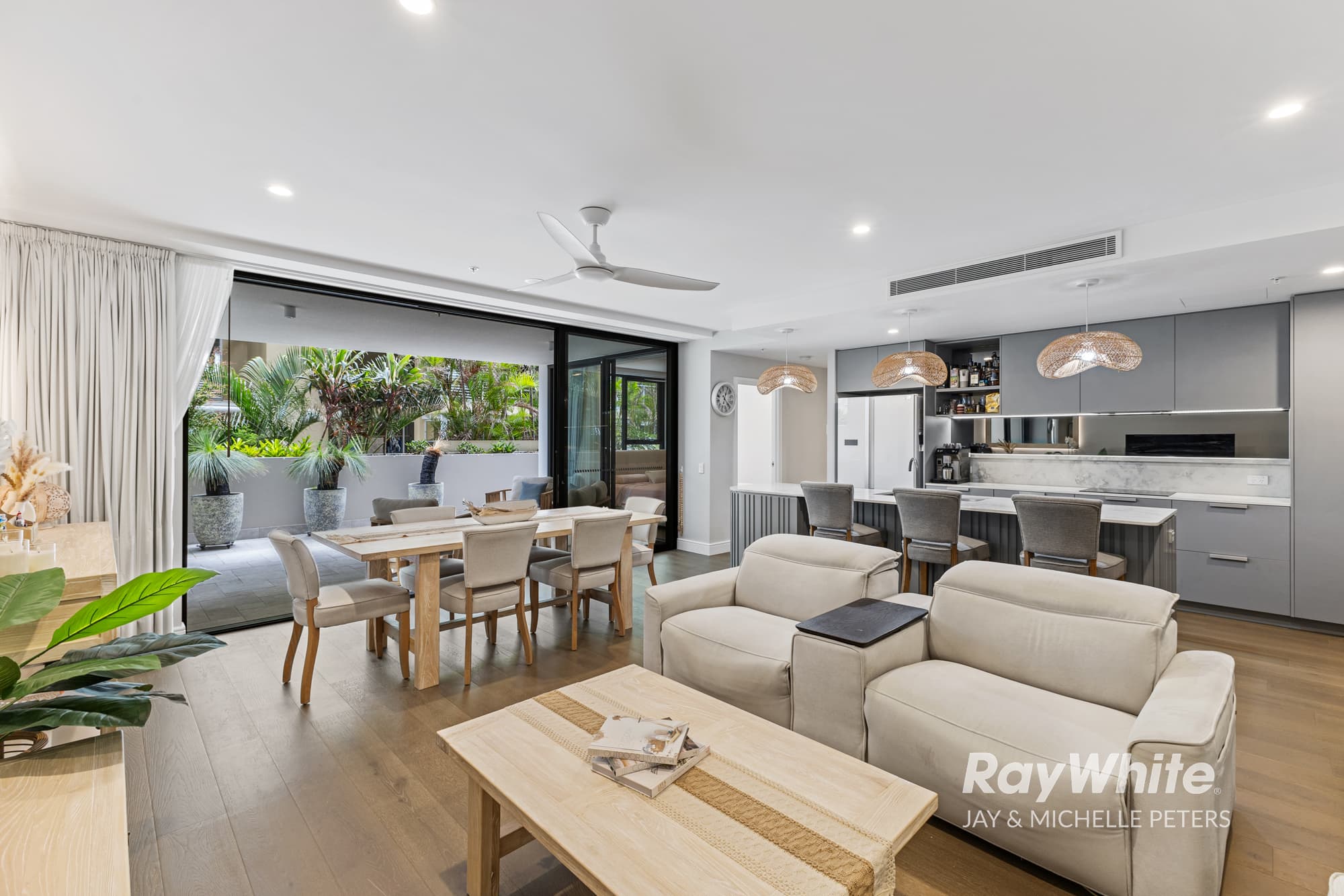 101/71 Landsborough Avenue, Scarborough, Scarborough — photo 1 of 5