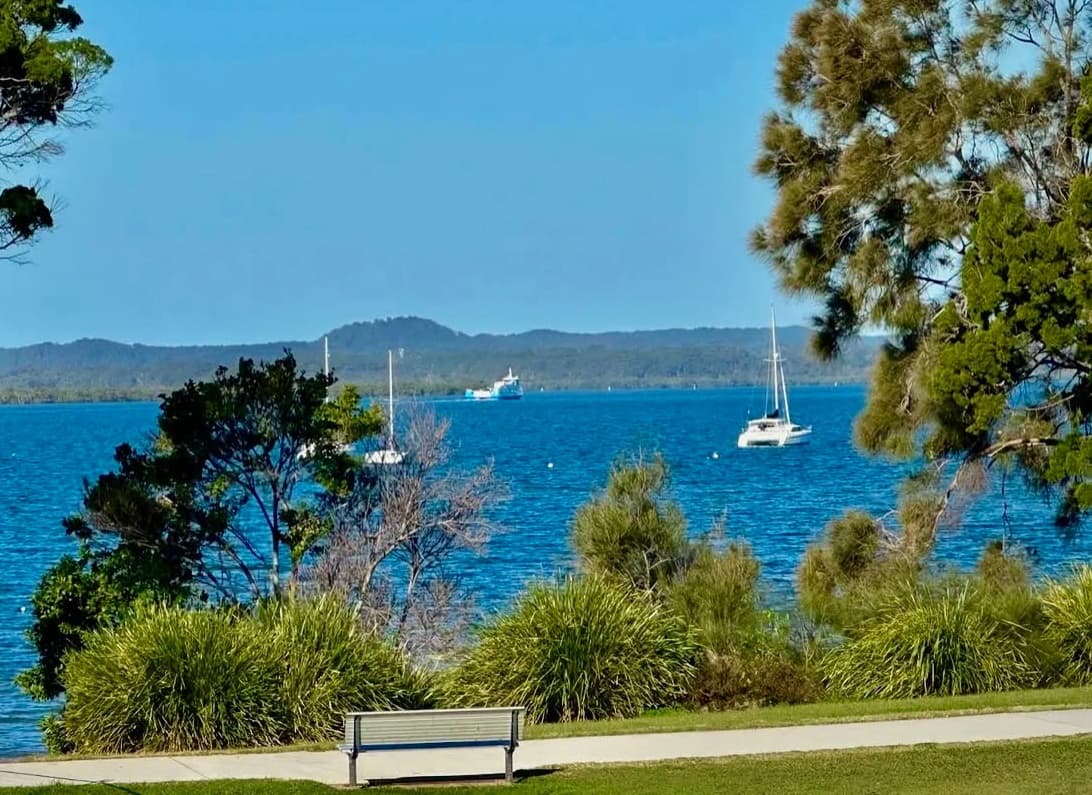 3 Cliftonville Pl, Redland Bay, Redland Bay — photo 1 of 5