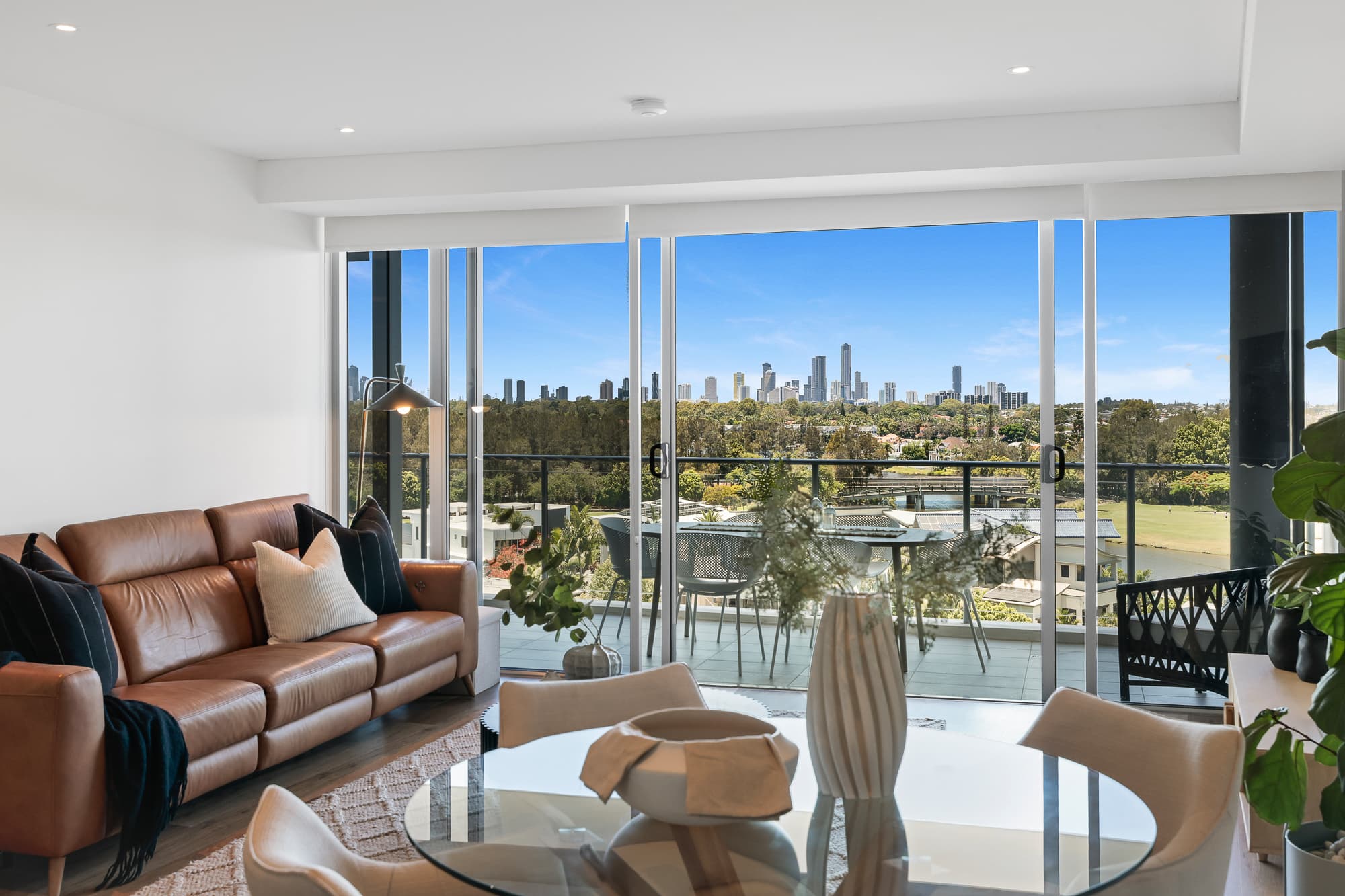 184/135 Lakelands Drive, Merrimac - Image 1