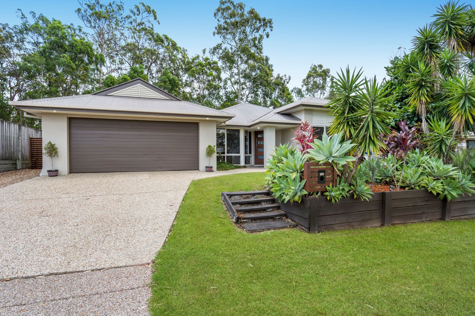 18 Killarney Court, Ormeau — photo 1 of 5