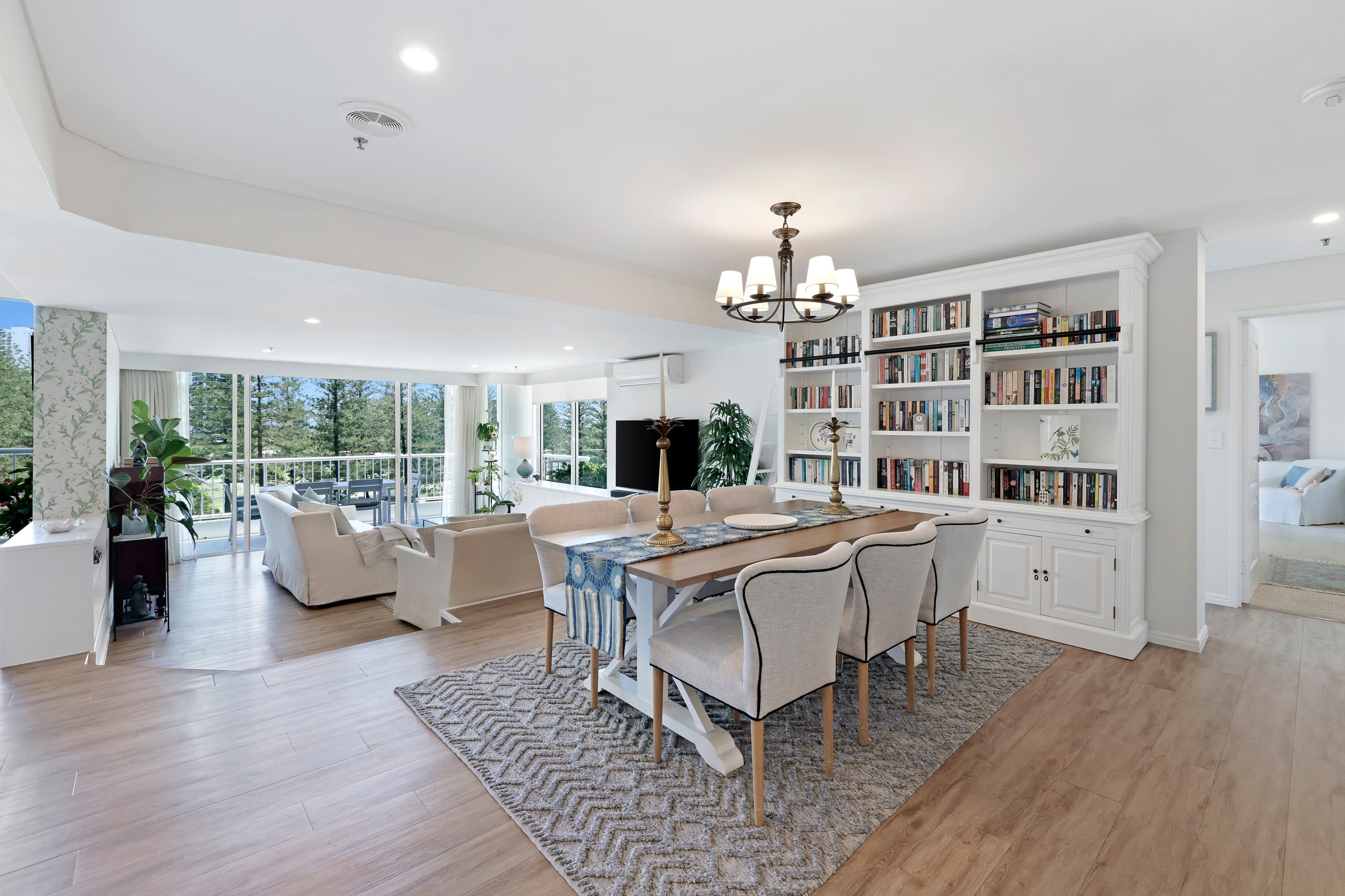 602/1 Peak Avenue, Main Beach, Main Beach — photo 1 of 5