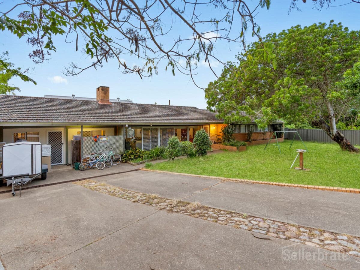 17 Stanley Street, North Booval - Image 1