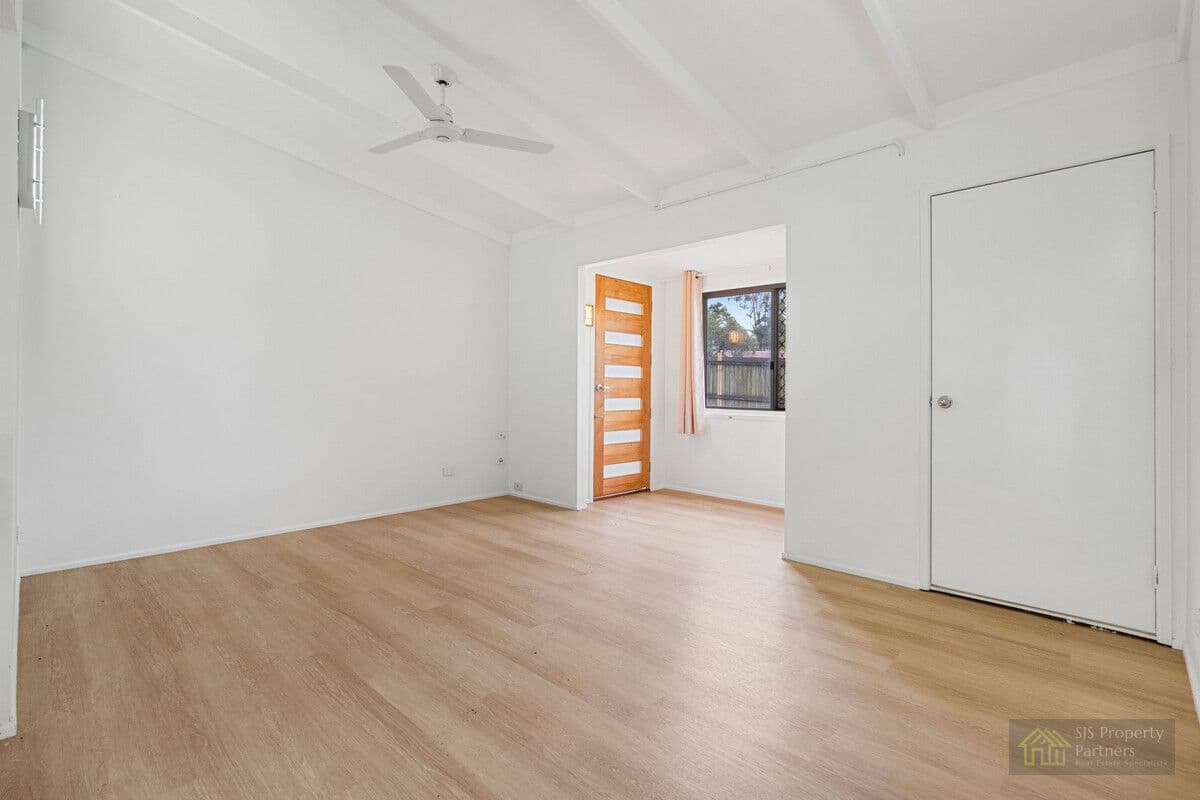 33 Narraport Cr, Beenleigh, Beenleigh — photo 1 of 5