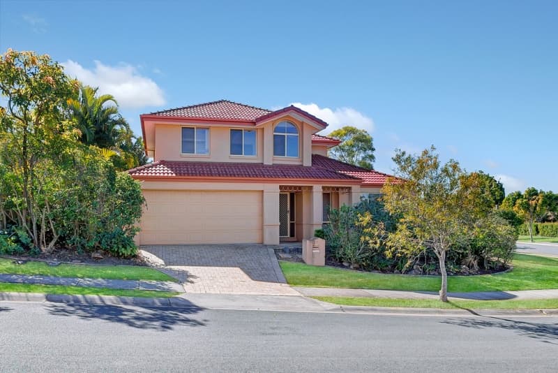 18 Oakridge Place, Molendinar — photo 1 of 5