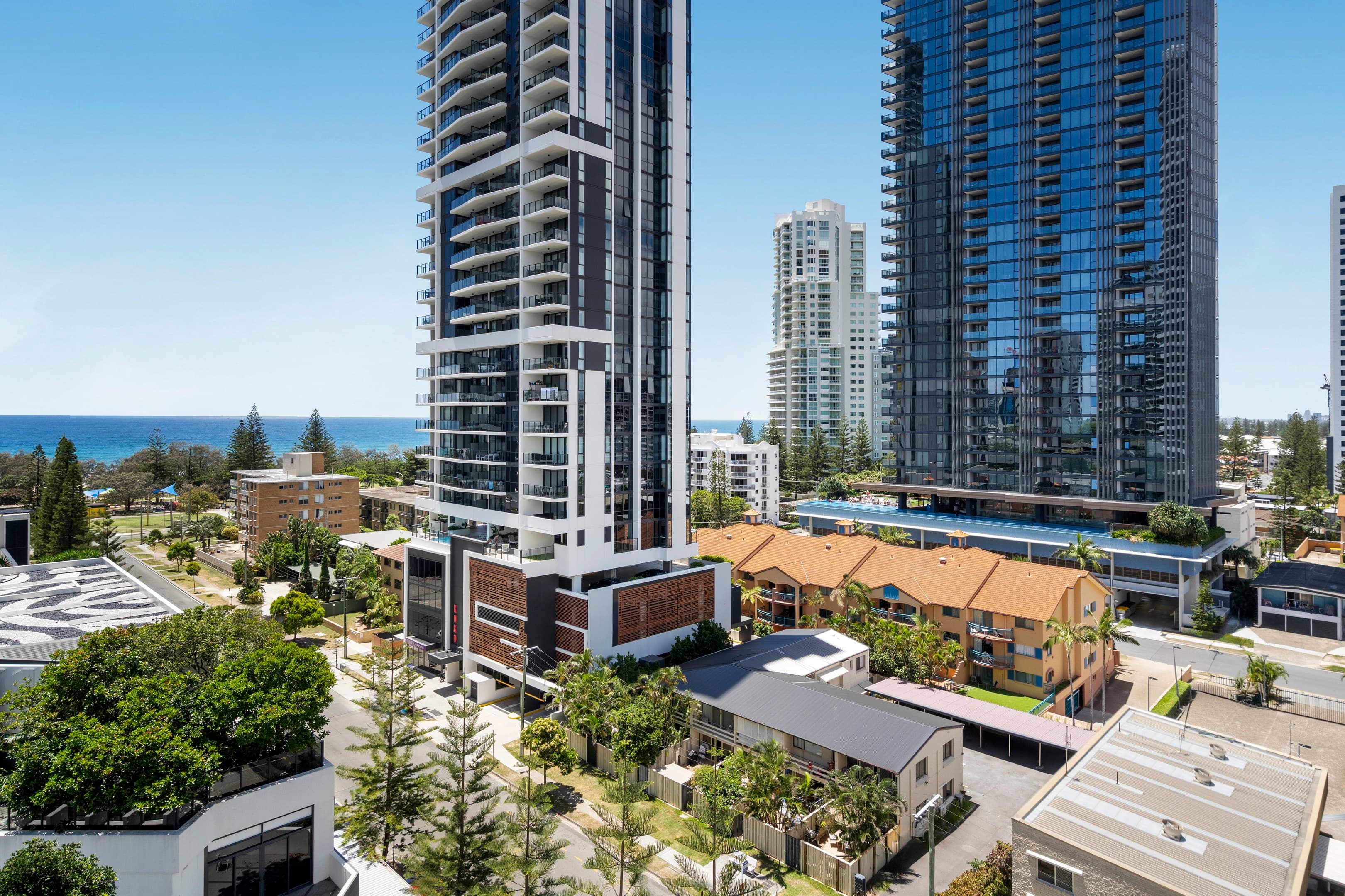 20809/21 Elizabeth Avenue, Broadbeach - Image 1