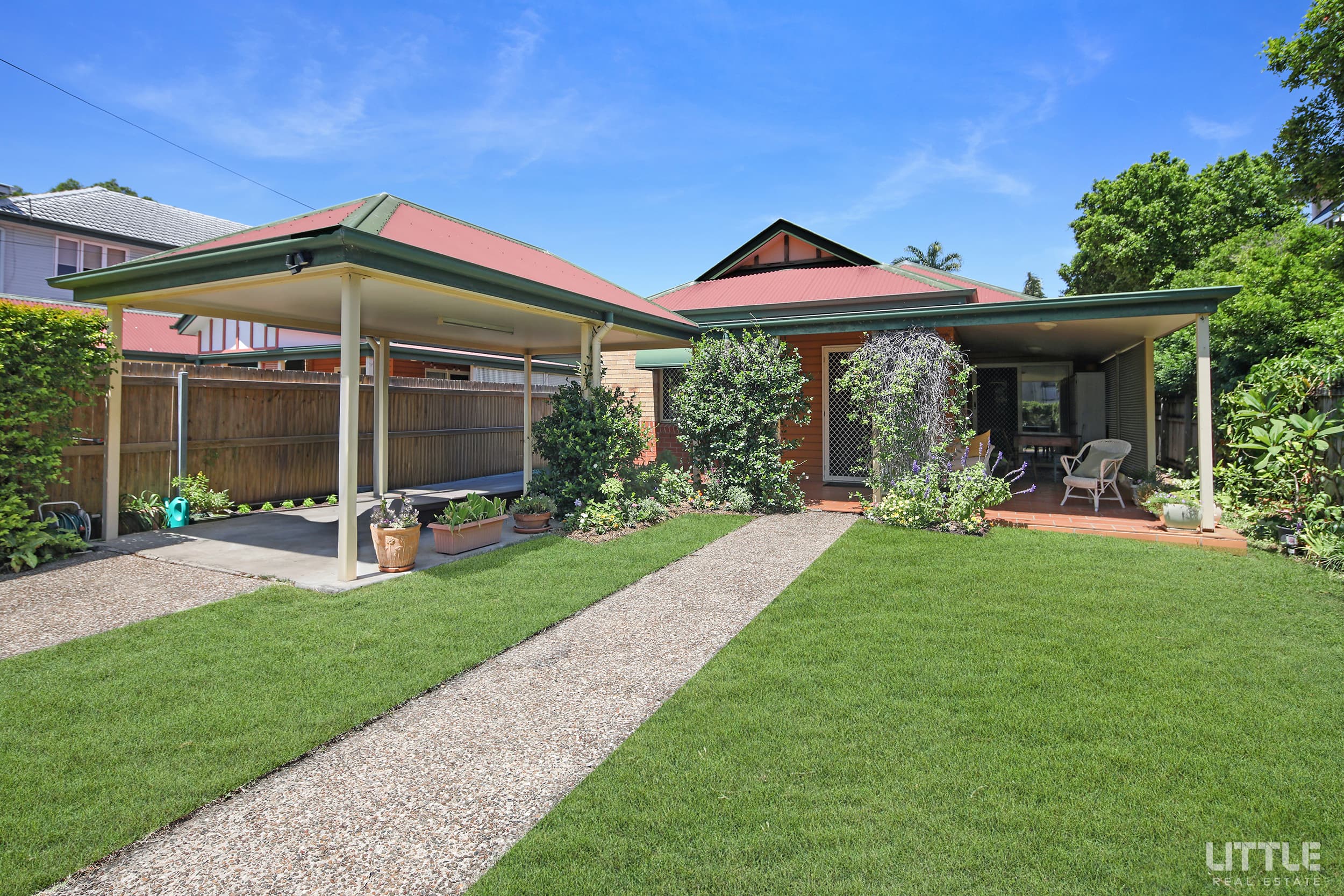 39 Dan Street, Graceville, Graceville — photo 1 of 5