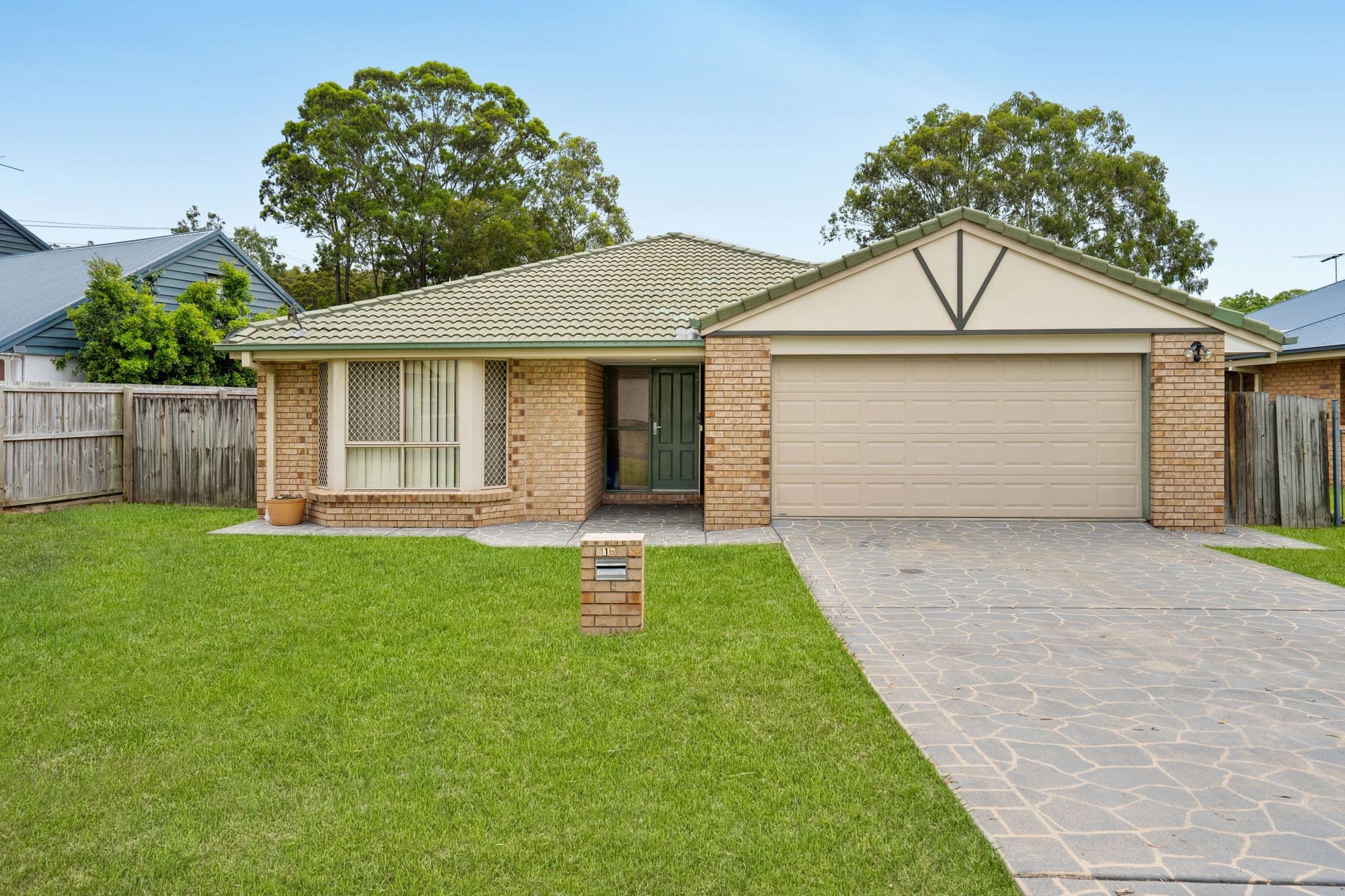 10 Reynolds Street, Carindale, Carindale — photo 1 of 5