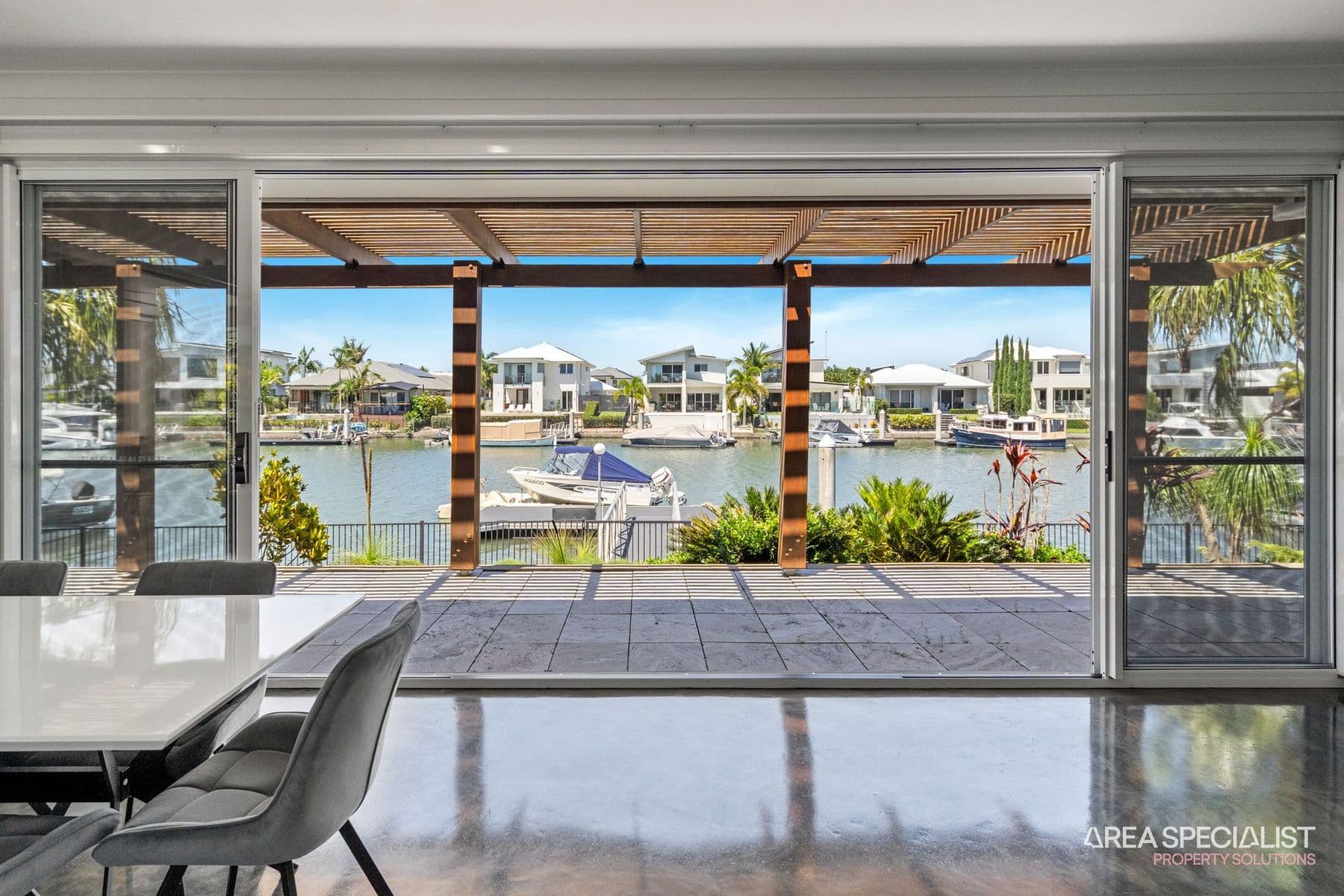 10 Sundown Place, Jacobs Well - Image 1