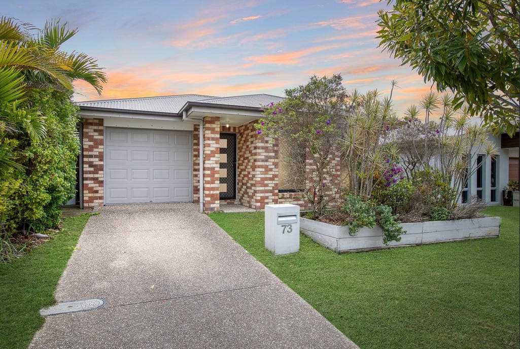 73 Cobblestone Avenue, Logan Reserve, Logan Reserve — photo 1 of 5