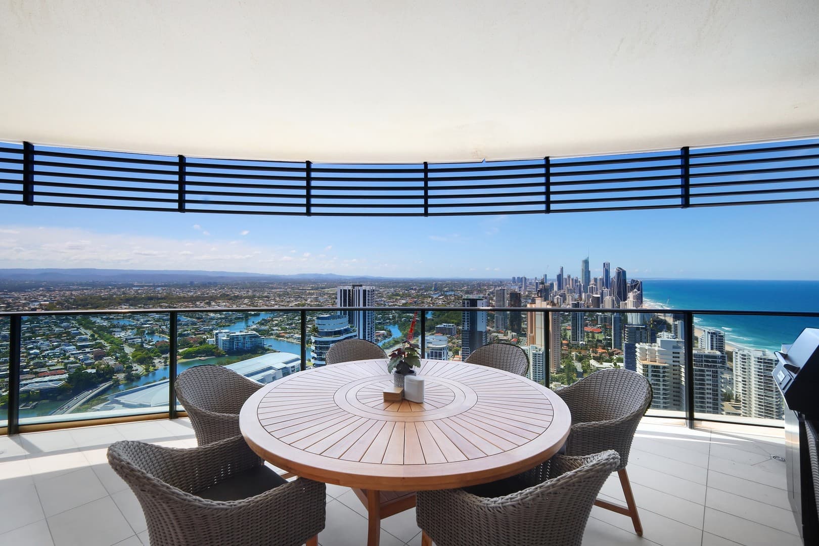 4501/1 Oracle Boulevard, Broadbeach - Image 1