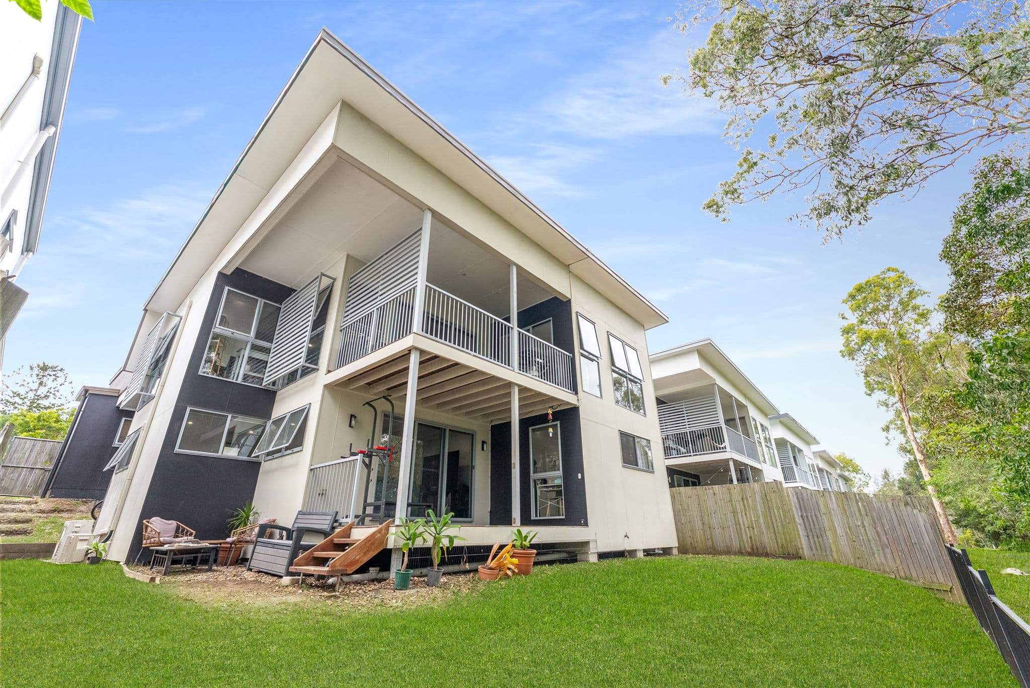 5 Birdie Place, Carbrook — photo 1 of 5