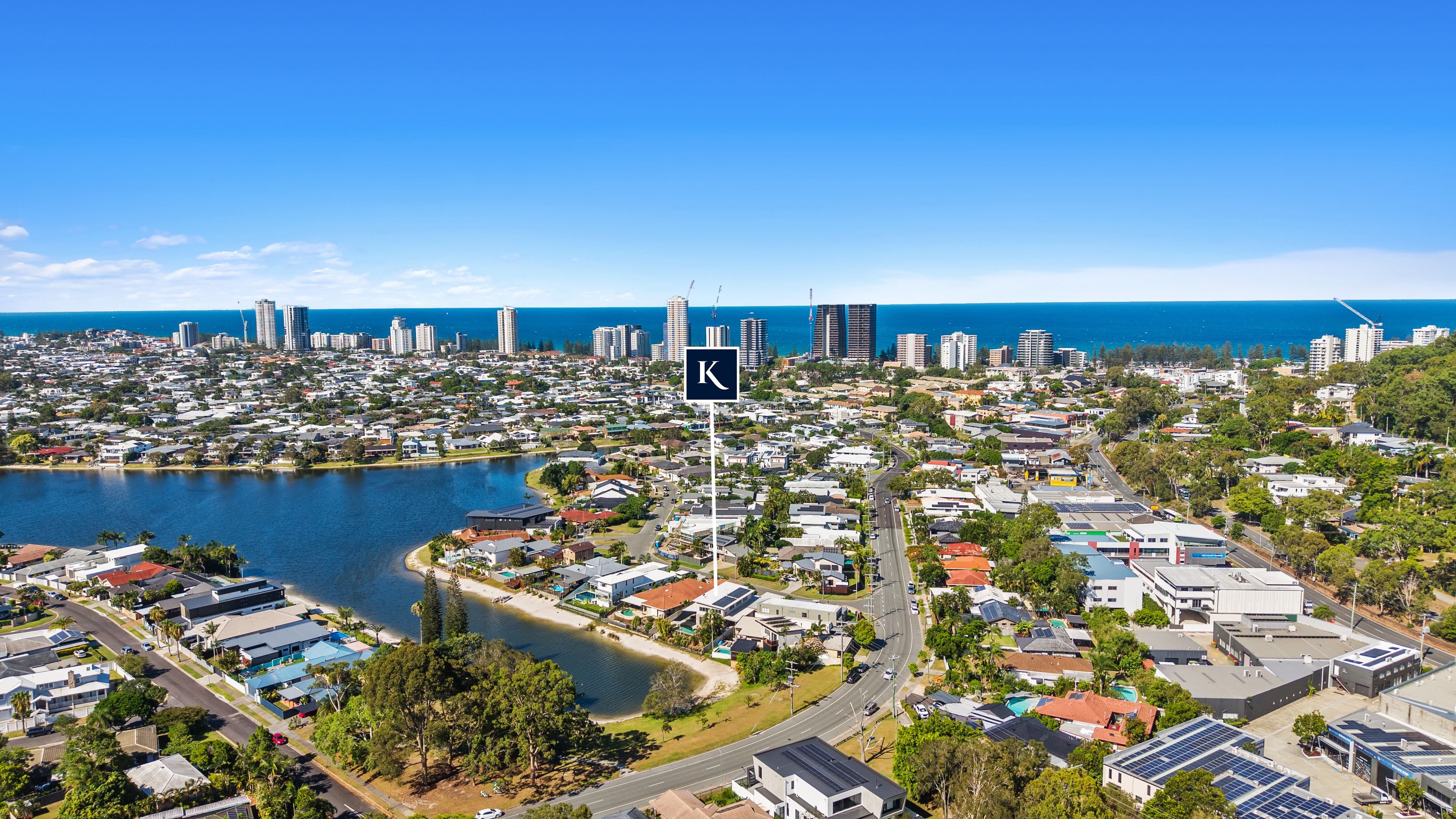 49 Kingfisher Crescent, Burleigh Waters — photo 1 of 5