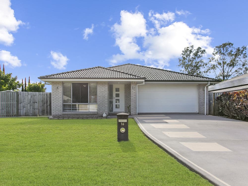 16 Booyong Place, Bridgeman Downs, Bridgeman Downs — photo 1 of 5