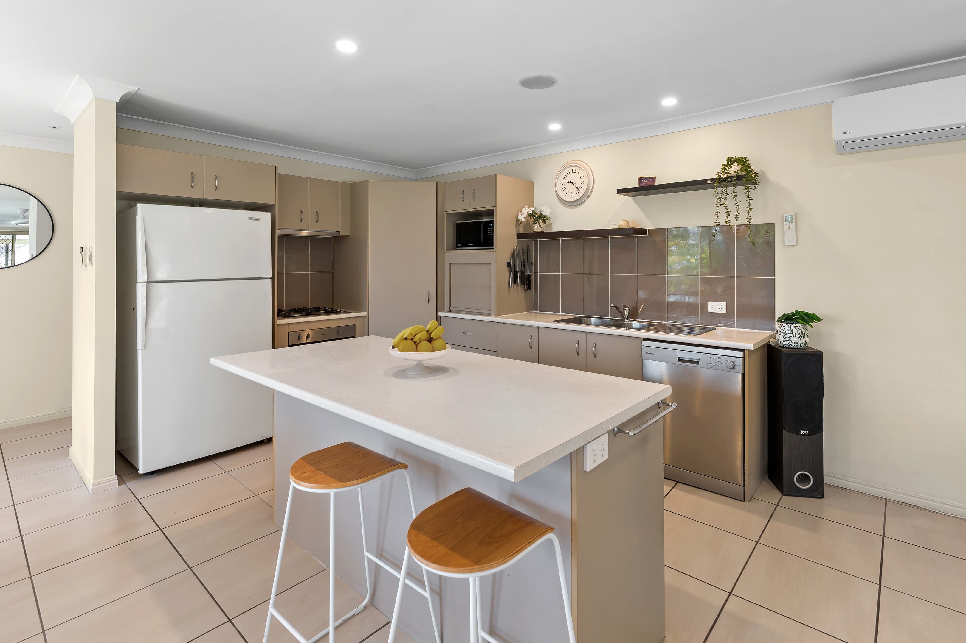 2 Orpheus Court, Little Mountain, Little Mountain — photo 1 of 5