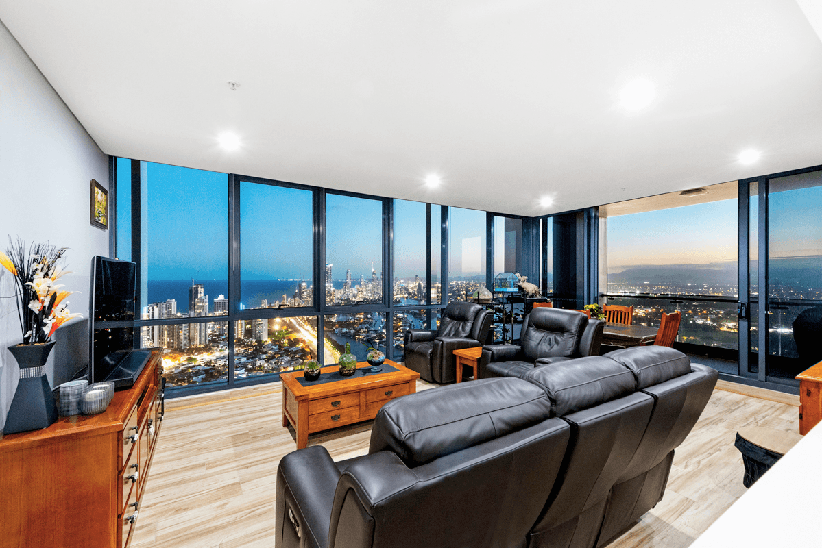 5310/2 Como Crescent, Southport - Image 1