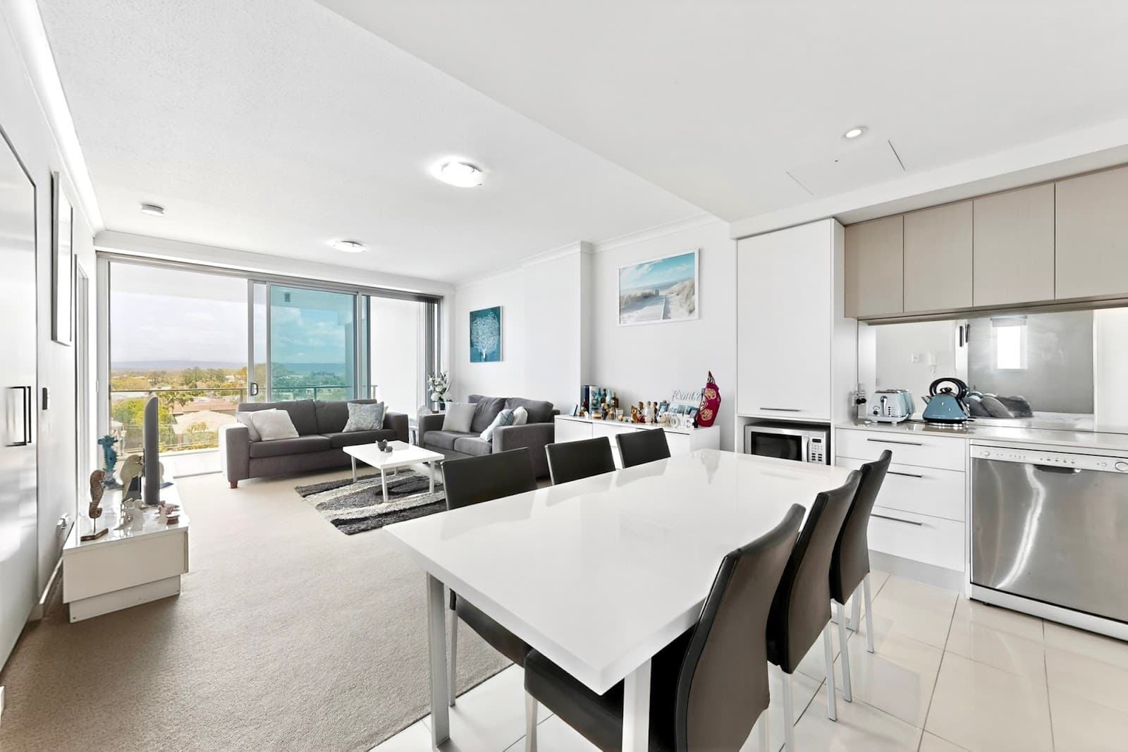 601/430 Marine Parade, Biggera Waters, Biggera Waters — photo 1 of 5