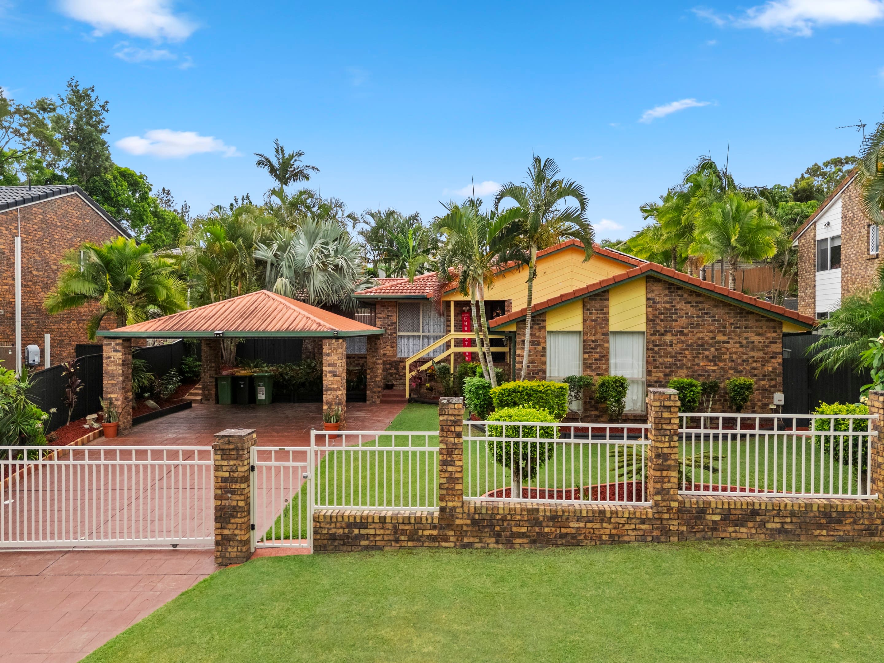 10 SEFTON PLACE, Robina, Robina — photo 1 of 5