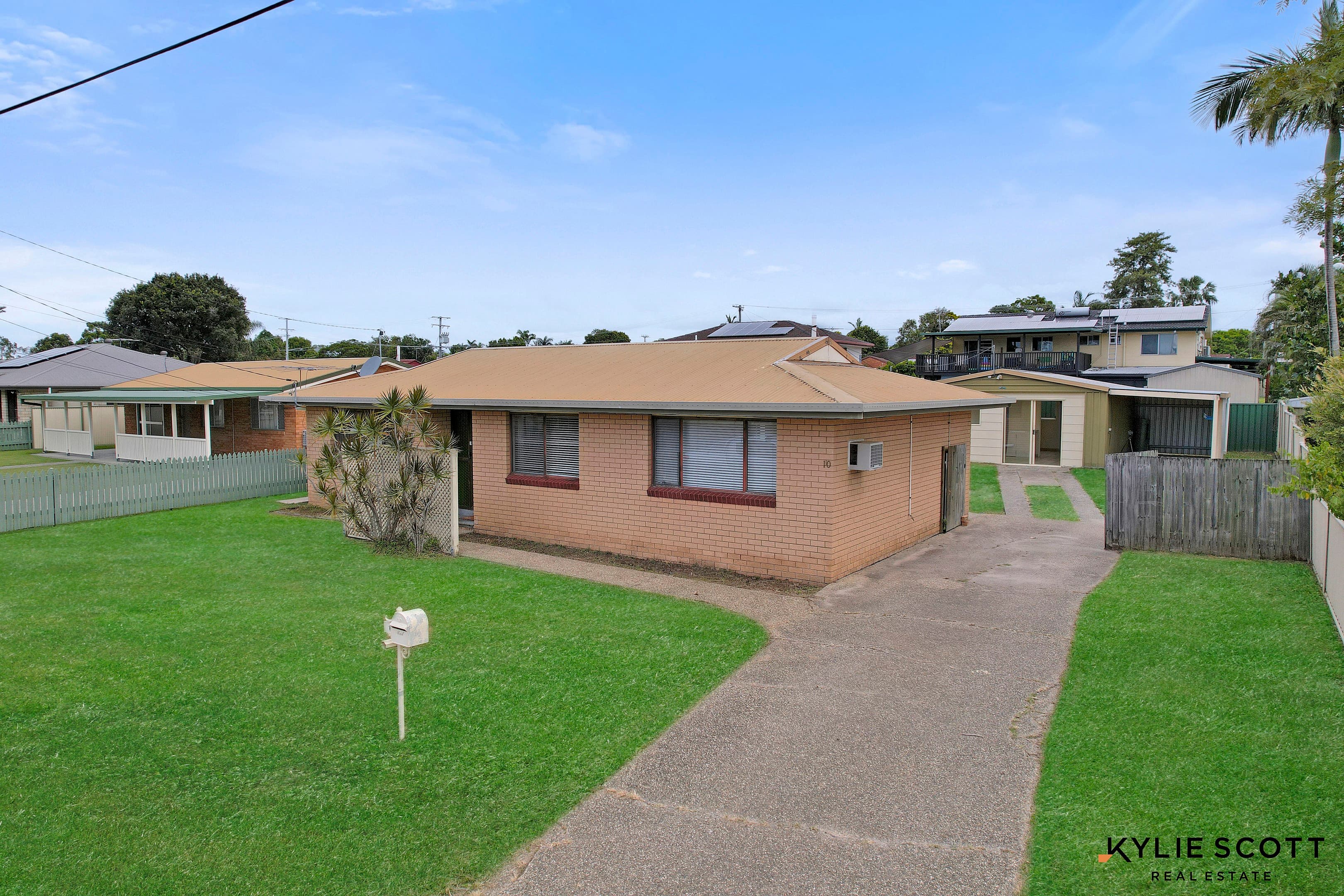 10 Jupiter Street, Capalaba, Capalaba — photo 1 of 5