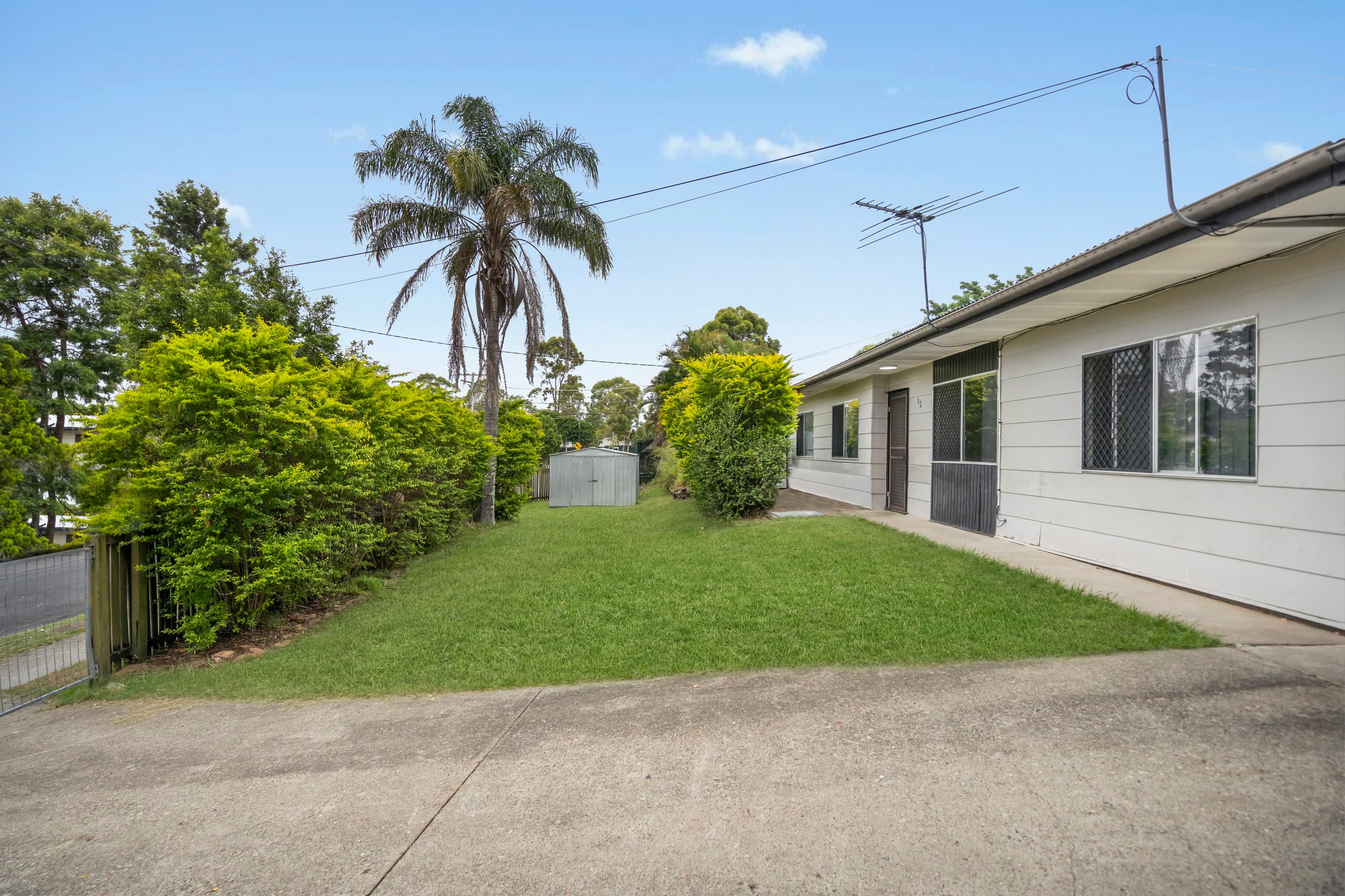 15 Nurdi Street, Woodridge, Woodridge — photo 1 of 5