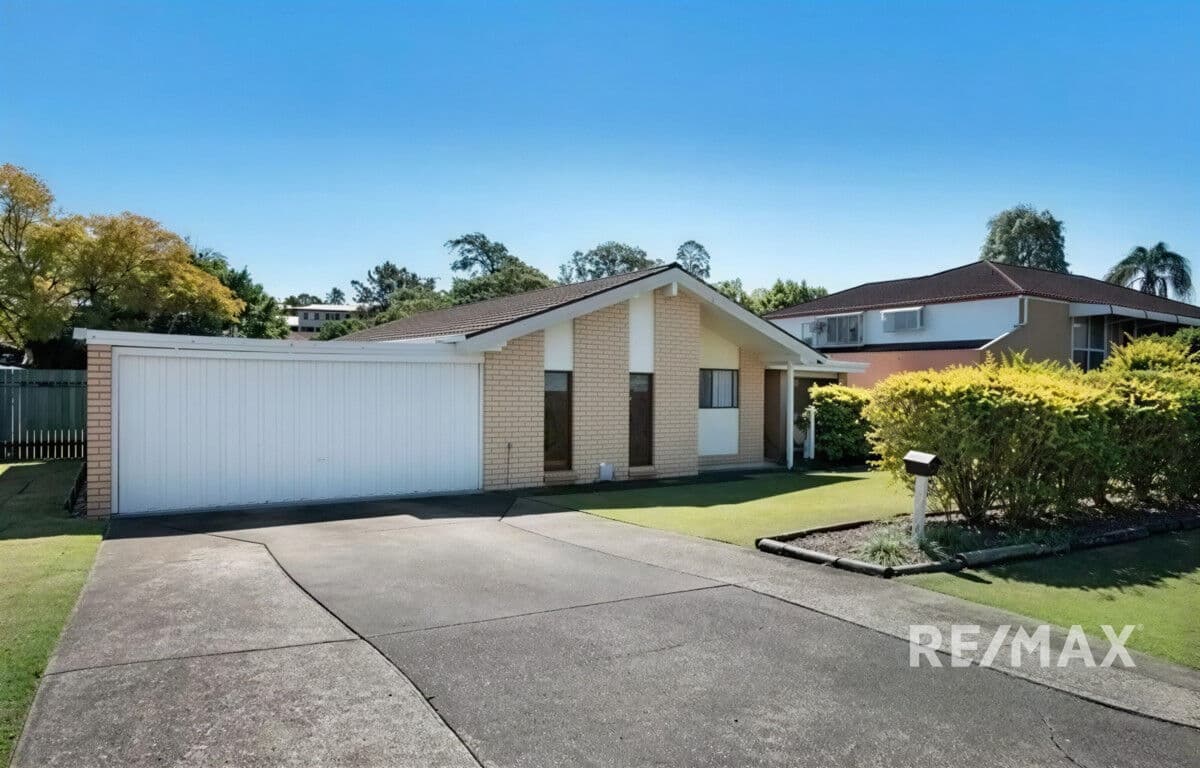 15 Idamea Street, Carina Heights - Image 1