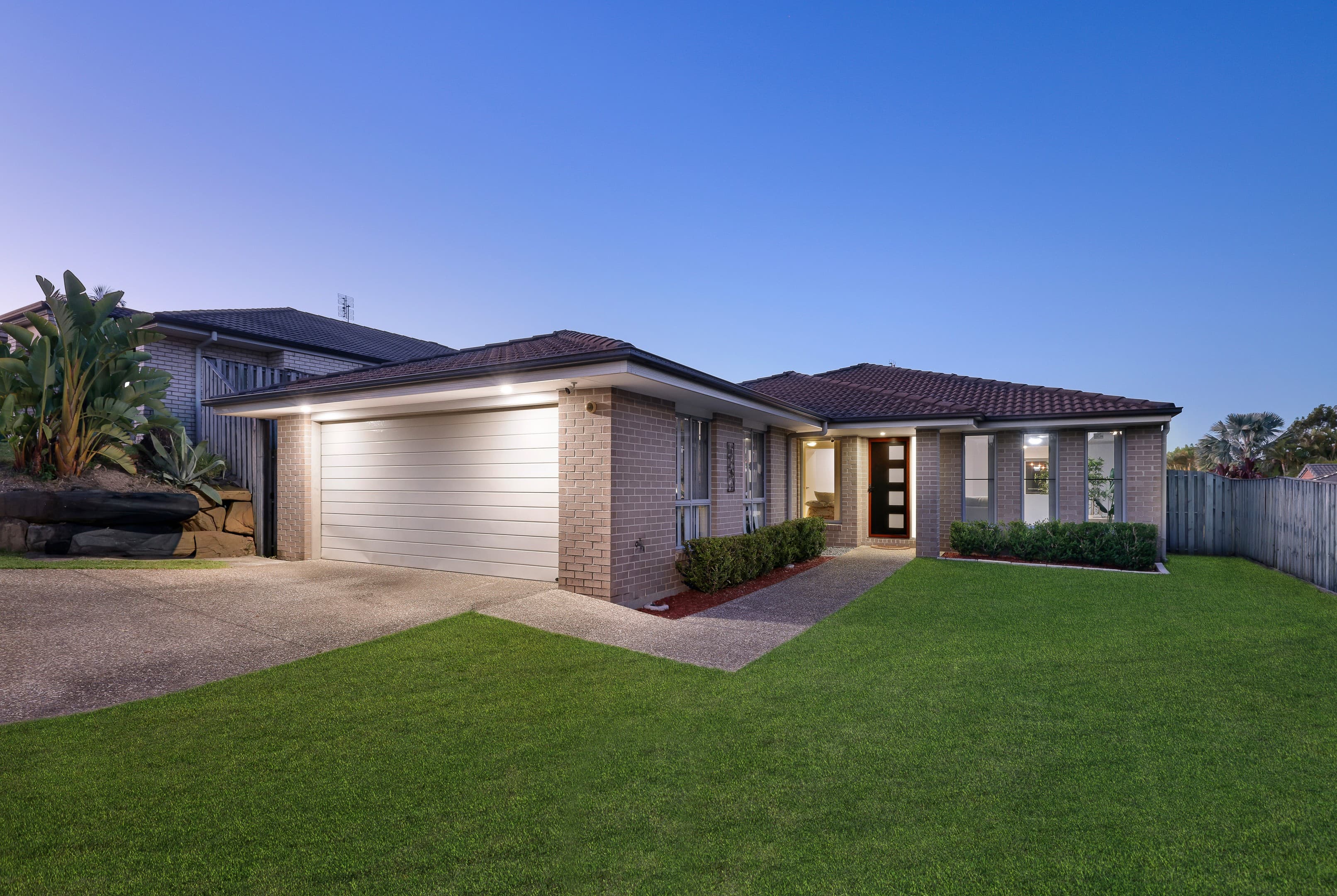 5 Kabi Place, Pacific Pines, Pacific Pines — photo 1 of 5