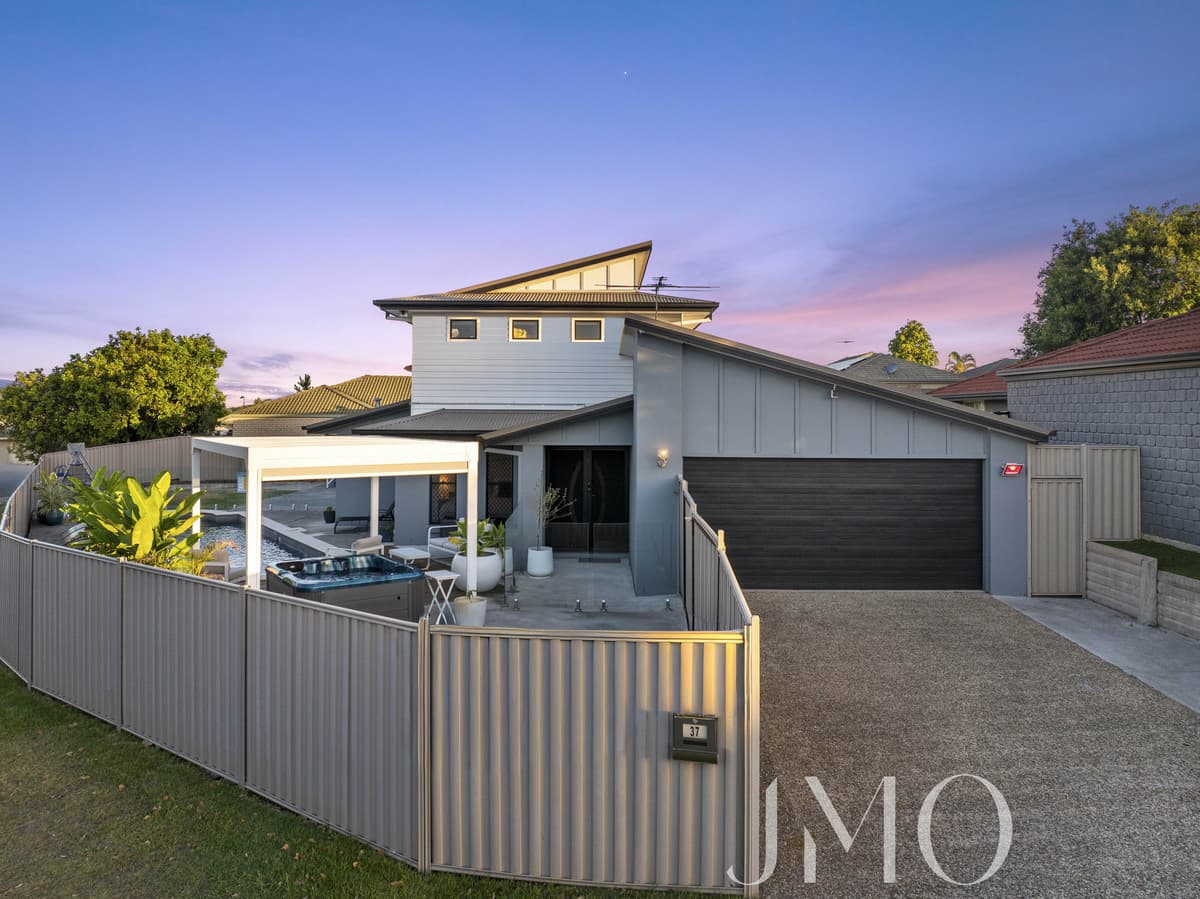 37 Lancelot Crescent, Ormeau — photo 1 of 5