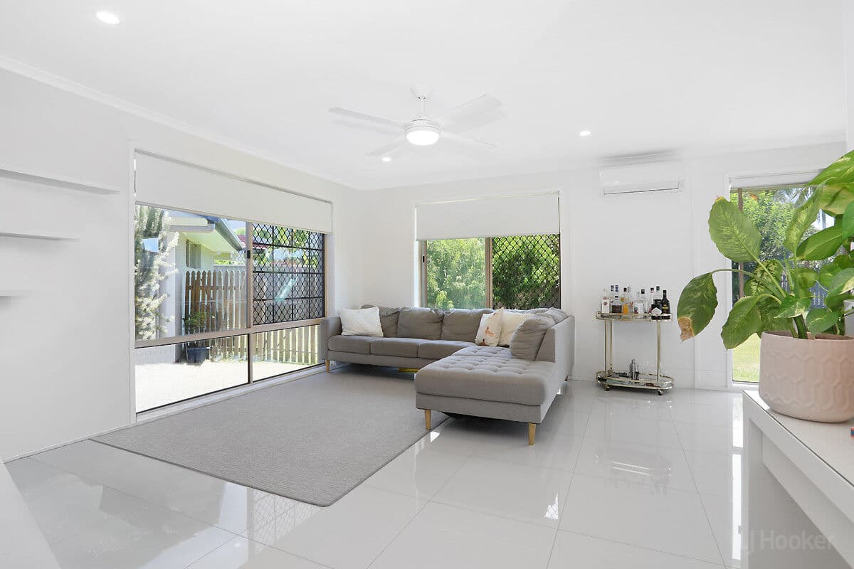 11 Eacham Avenue, Coombabah - Image 1