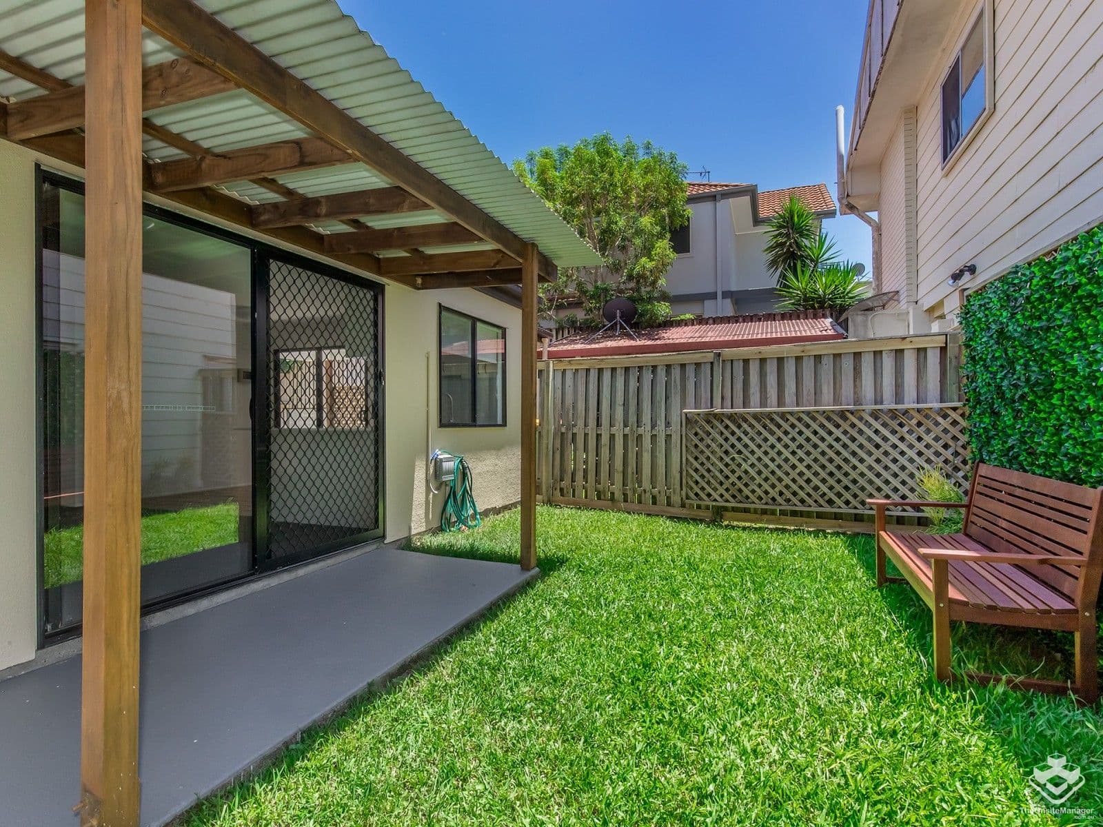 47 Harley Street, Labrador - Image 1