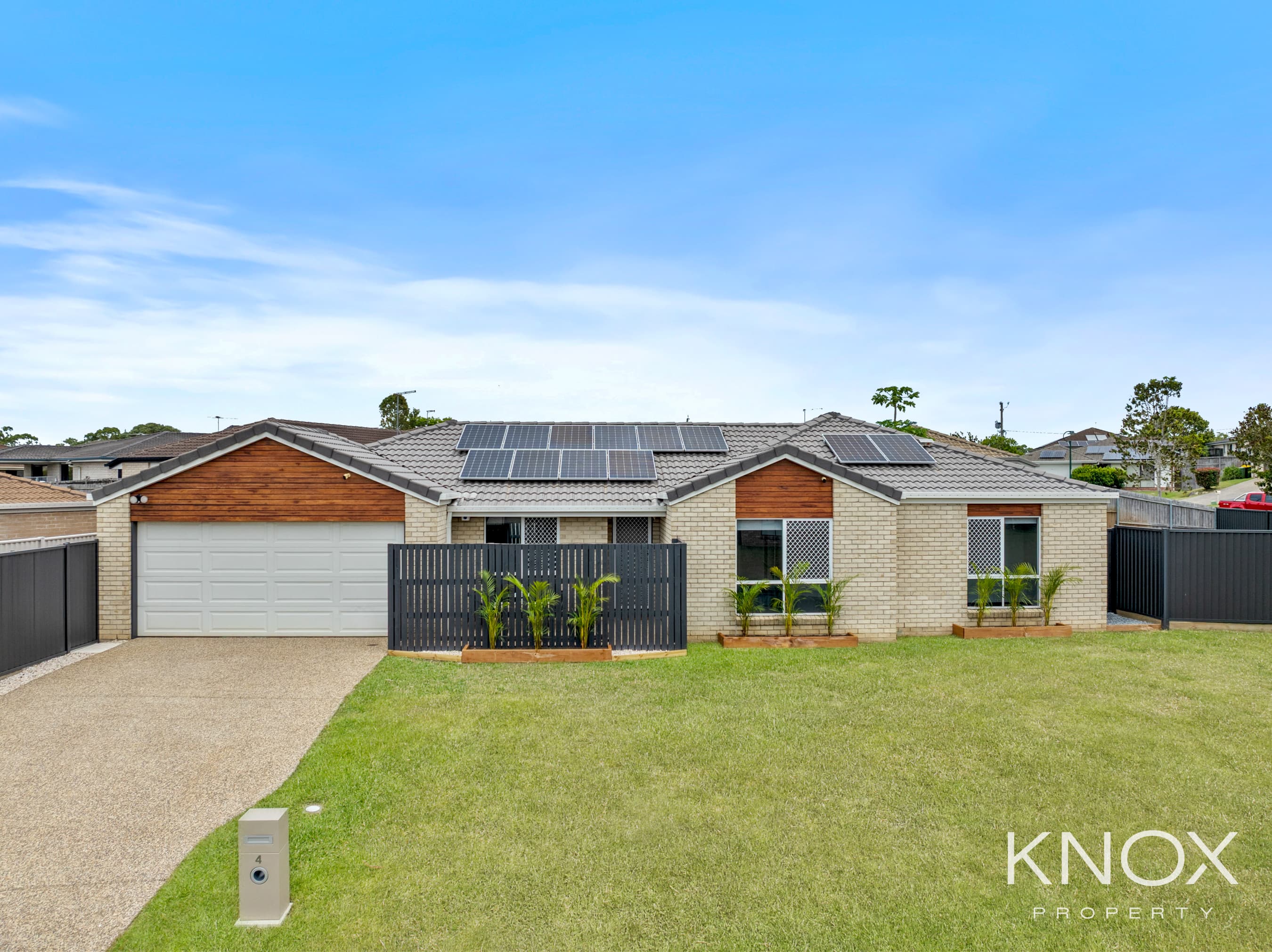 4 Kite Crescent, Eagleby, Eagleby — photo 1 of 5