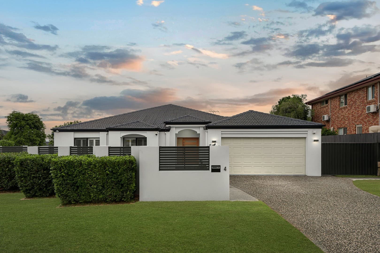 4 Sumner Place, Carindale, Carindale — photo 1 of 5