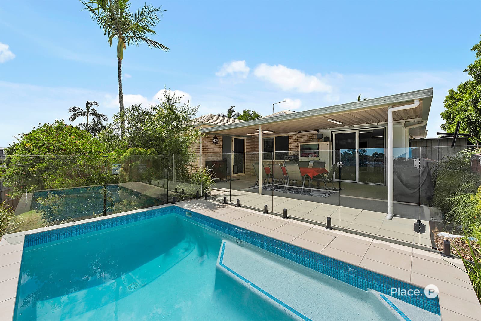 11 Cloverbrook Place, Carina, Carina — photo 1 of 5